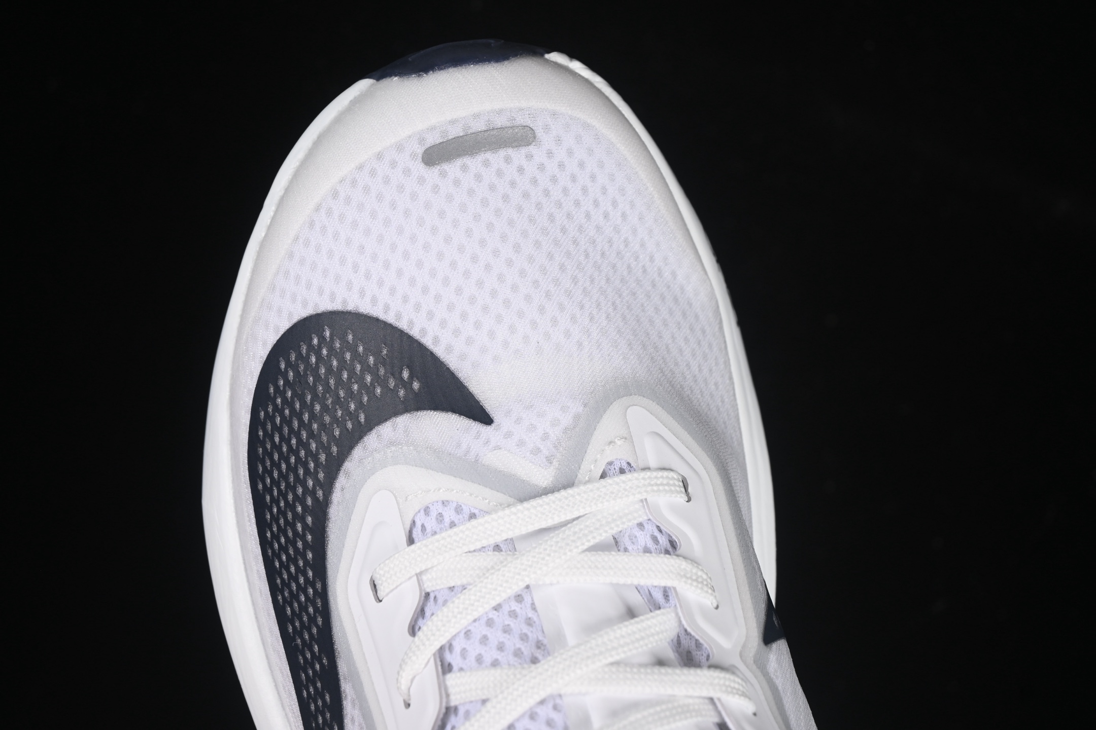💰220纯原
Nike Zoom Fly 6 耐克超弹轻盈跑步鞋 FN8455-104
#鞋款搭载 Flyknit 材料 打造出众弹性 易于穿脱。采用React技术 轻盈耐穿泡绵打造,铸就出众回弹的顺畅迈步体验。结合内置碳纤维板,塑就柔韧灵活的迈步体验。
尺码:36 36.5 37.5 38 38.5 39 40 40.5 41 42 42.5 43 44 44.5 45 7+D4