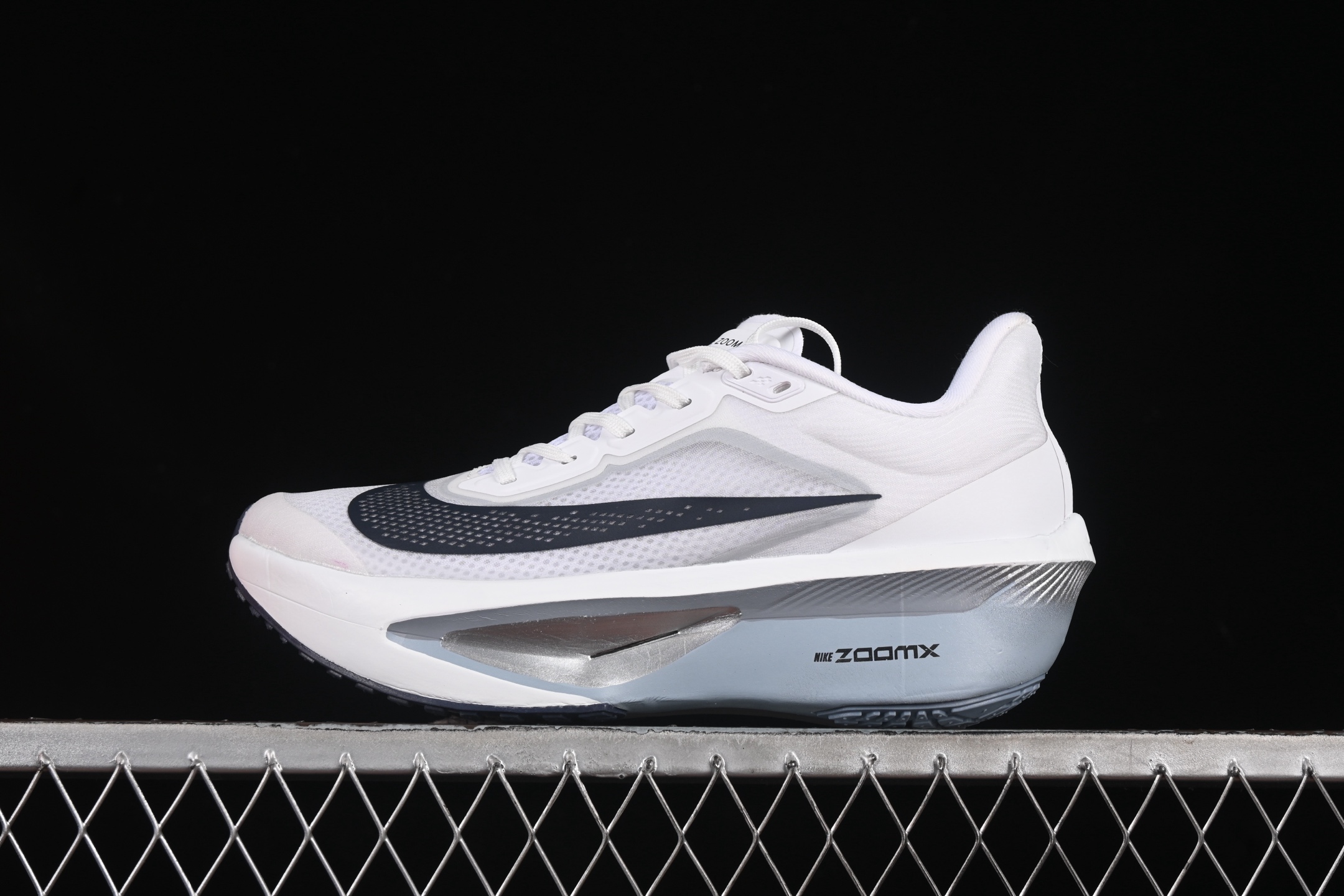 💰220纯原
Nike Zoom Fly 6 耐克超弹轻盈跑步鞋 FN8455-104
#鞋款搭载 Flyknit 材料 打造出众弹性 易于穿脱。采用React技术 轻盈耐穿泡绵打造,铸就出众回弹的顺畅迈步体验。结合内置碳纤维板,塑就柔韧灵活的迈步体验。
尺码:36 36.5 37.5 38 38.5 39 40 40.5 41 42 42.5 43 44 44.5 45 7+D4