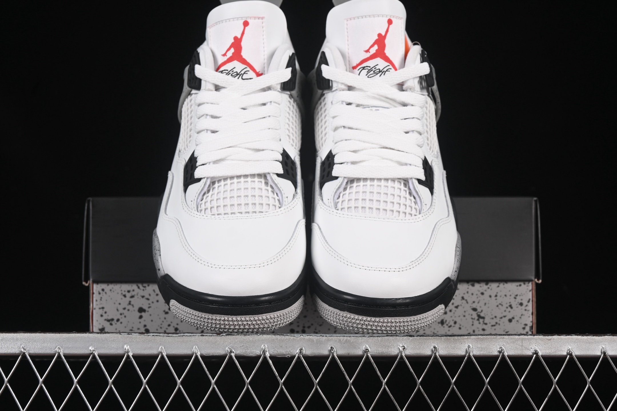 💰190真标💰280公司级💰380纯原💰480顶级
Air Jordan 4 Retro "White Cement" AJ4 乔4全新白水泥 FV5029-100
#大厂出品 原楦原纸板 客供原厂材料开发 极致一眼正品既视感 细节如图所
尺码:36 36.5 37.5 38 38.5 39 40 40.5 41 42 42.5 43 44 44.5 45 46 47.5 B.G7