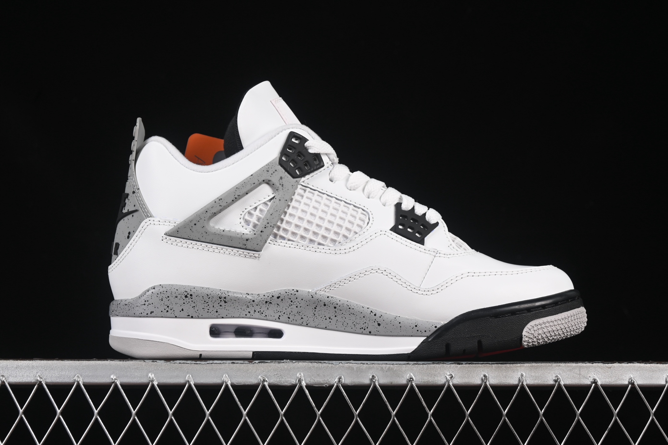 💰190真标💰280公司级💰380纯原💰480顶级
Air Jordan 4 Retro "White Cement" AJ4 乔4全新白水泥 FV5029-100
#大厂出品 原楦原纸板 客供原厂材料开发 极致一眼正品既视感 细节如图所
尺码:36 36.5 37.5 38 38.5 39 40 40.5 41 42 42.5 43 44 44.5 45 46 47.5 B.G7