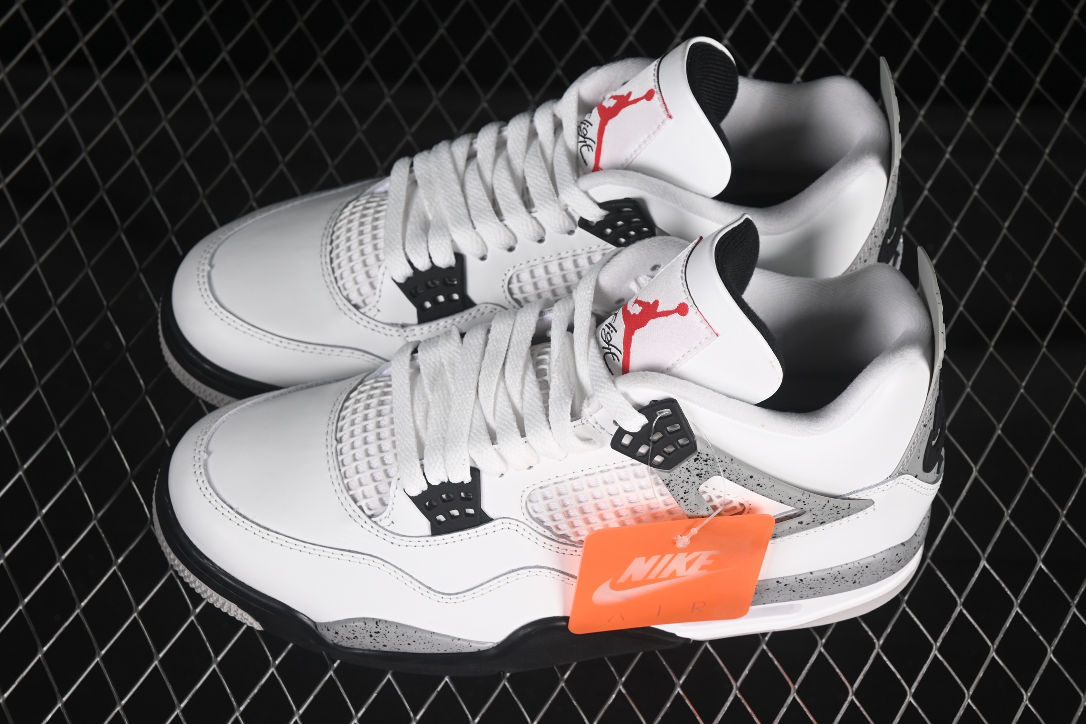 💰190真标💰280公司级💰380纯原💰480顶级
Air Jordan 4 Retro "White Cement" AJ4 乔4全新白水泥 FV5029-100
#大厂出品 原楦原纸板 客供原厂材料开发 极致一眼正品既视感 细节如图所
尺码:36 36.5 37.5 38 38.5 39 40 40.5 41 42 42.5 43 44 44.5 45 46 47.5 B.G7