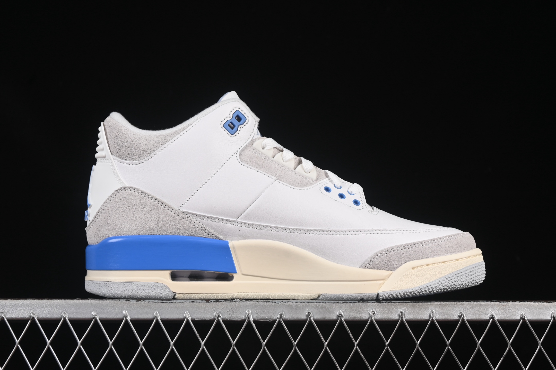 💰440外贸版本 Air Jordan 3 Retro "Lucky Shorts" AJ3 乔3幸运短裤 北卡蓝 CT8532-101
#配色采用蓝色和白色，网眼布和特定的拼色等细微细节与原始练习短裤的设计相呼应，是对迈克尔 · 乔丹从大学新星到 NBA 传奇巨星的致敬，抓住了他职业生涯的精髓和铸就他成功的元素。
尺码：39 40 40.5 41 42 42.5 43 44 44.5 45 45.5 46 47.5 48.5 WME5