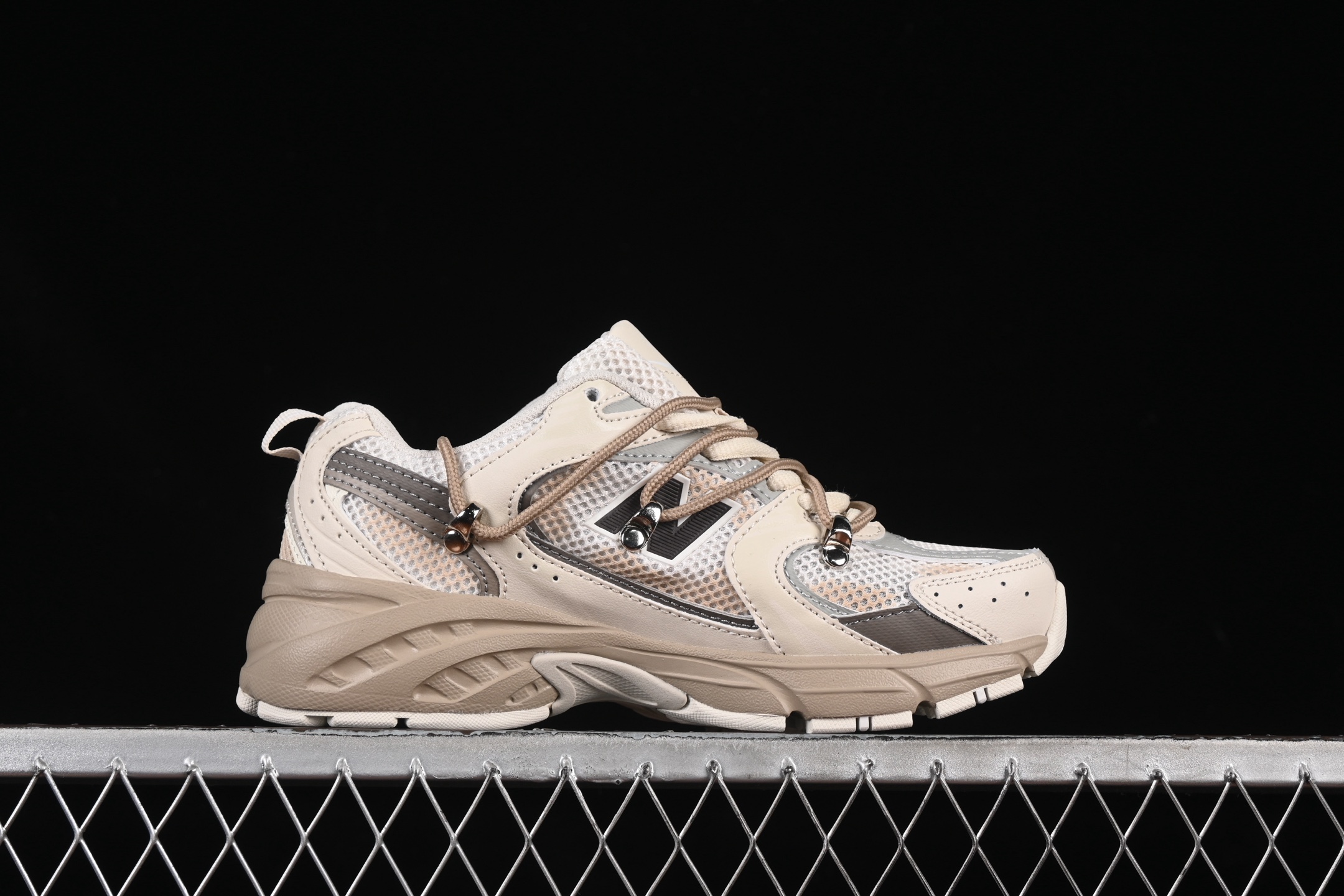 💰260纯原
 New Balance NB530系列复古休闲慢跑鞋 MR530AA1
尺码：36 37 37.5 38 38.5 39.5 40 40.5 41.5 42 42.5 43 44 44.5 45 N.C3