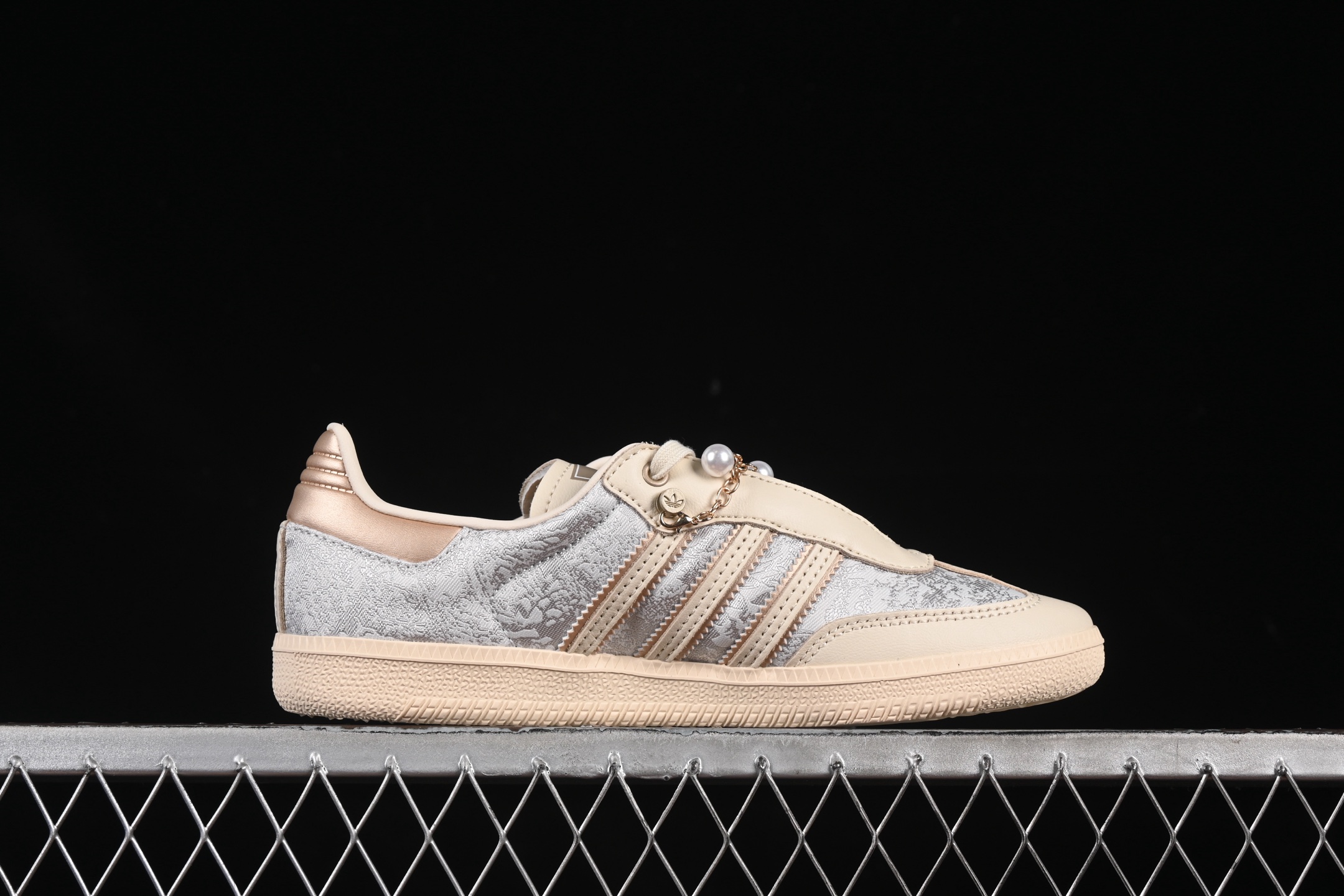  Adidas Samba OG JQ2616 阿迪三叶草休闲板鞋
尺码：35 36 36.5 37 