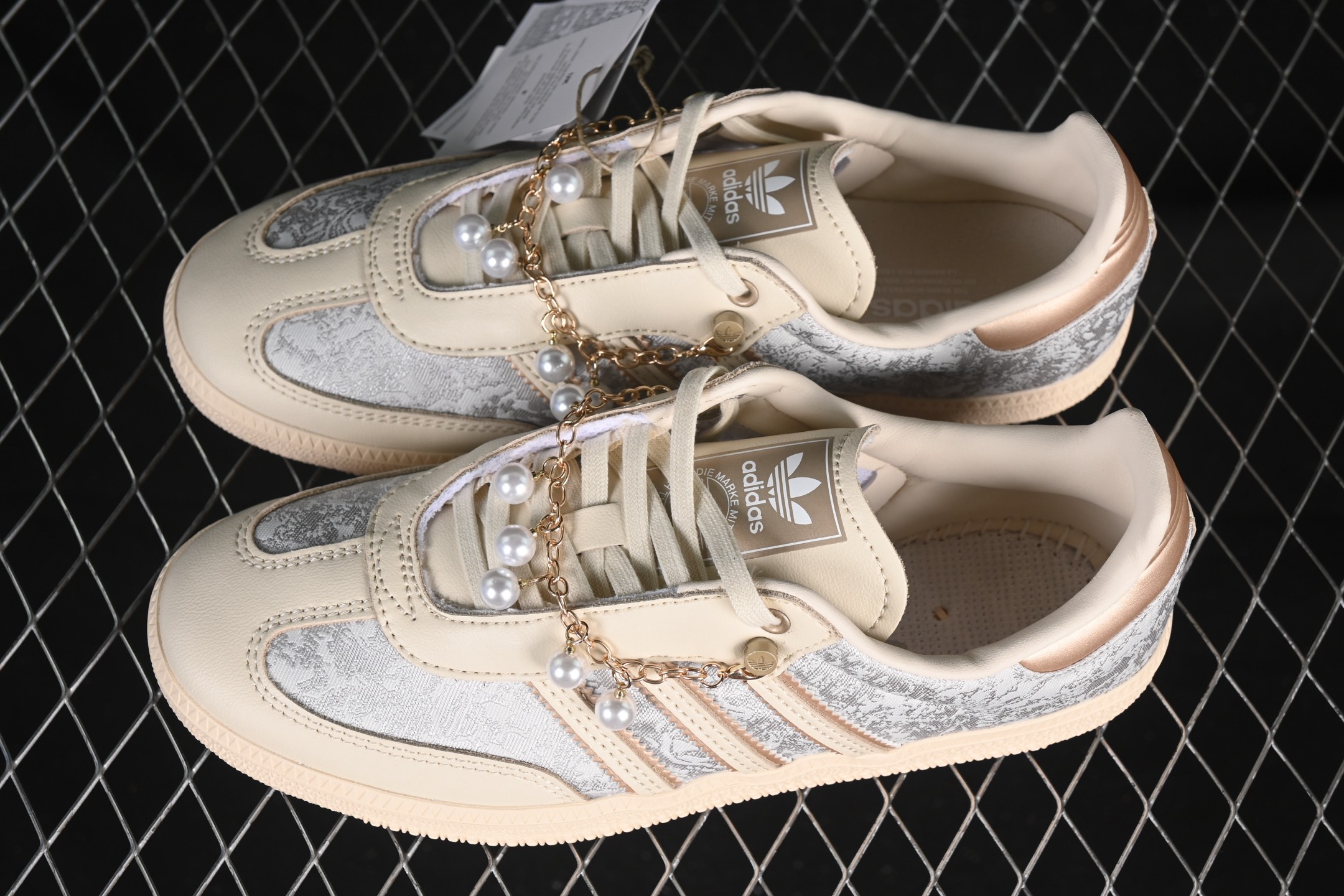  Adidas Samba OG JQ2616 阿迪三叶草休闲板鞋
尺码：35 36 36.5 37 