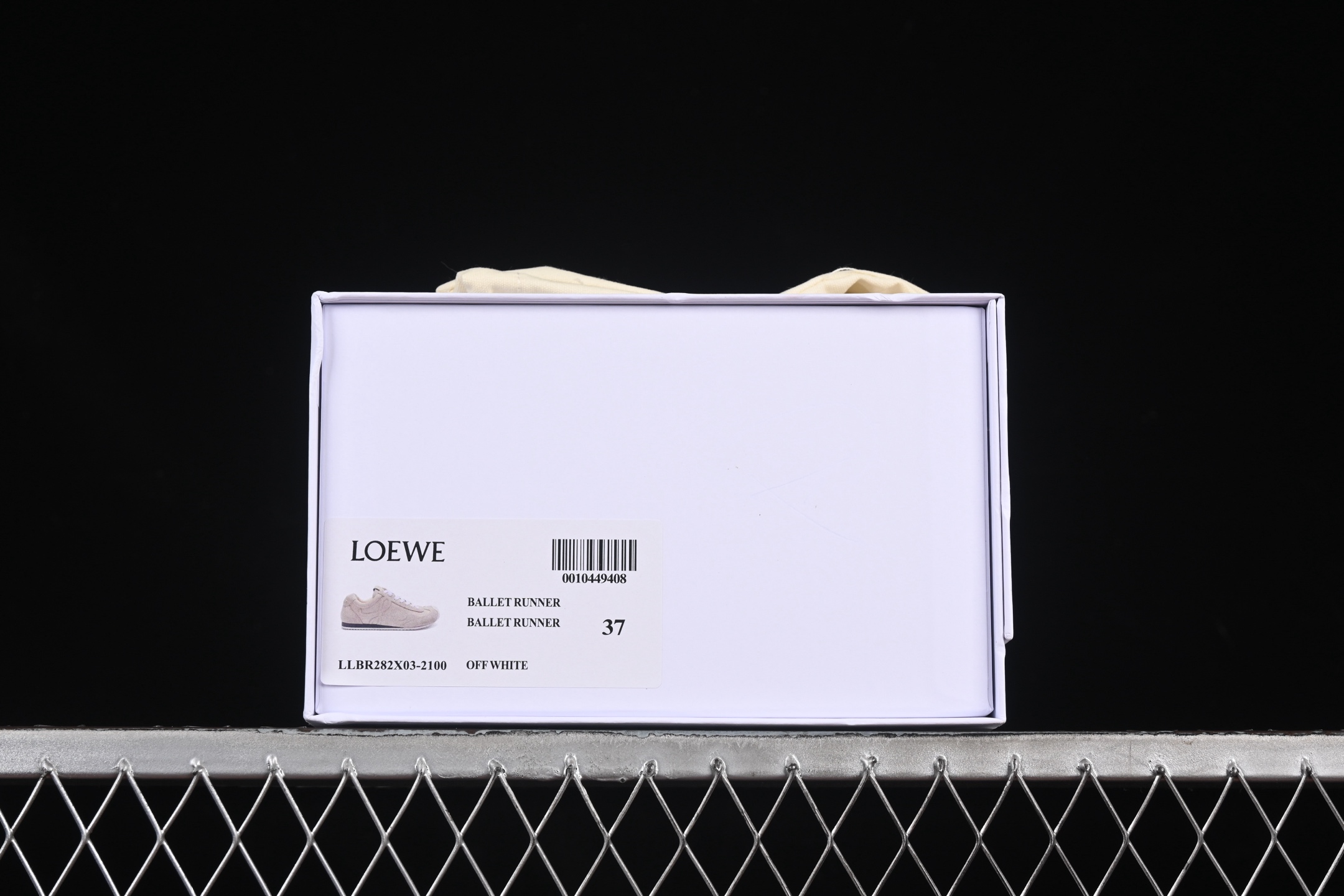💰240纯原
Loewe Ballet Runner 2.0 Sneakers 罗意威 芭蕾舞2.0系列阿甘复古风德训薄底百搭休闲运动鞋
尺码：36 37 38 39 40 41 42 43 44 45 AJD4