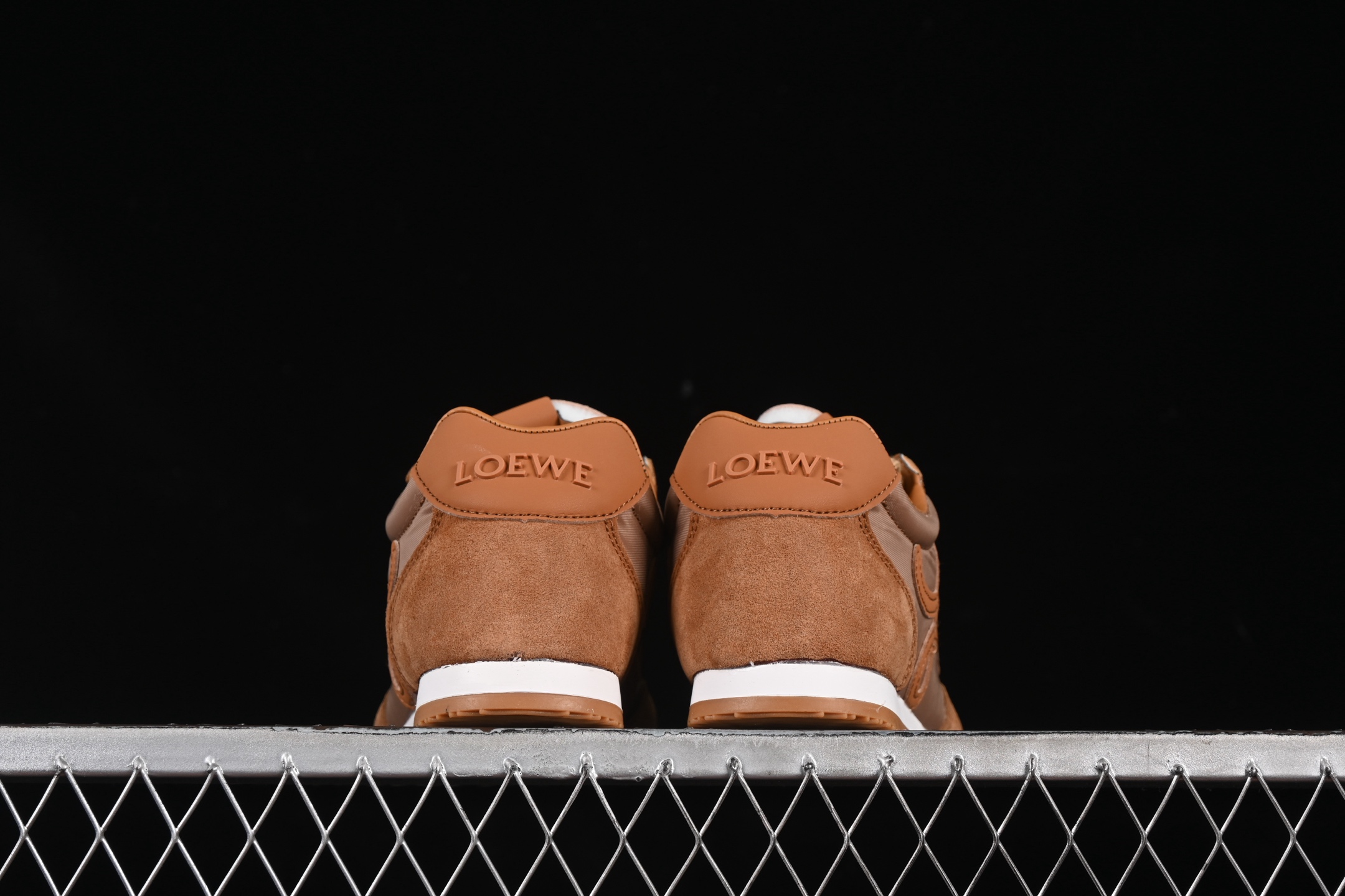 💰240纯原
 Loewe Ballet Runner 2.0 Sneakers 罗意威 芭蕾舞2.0系列阿甘复古风德训薄底百搭休闲运动鞋
尺码：36 37 38 39 40 41 42 43 44 45 AJD4