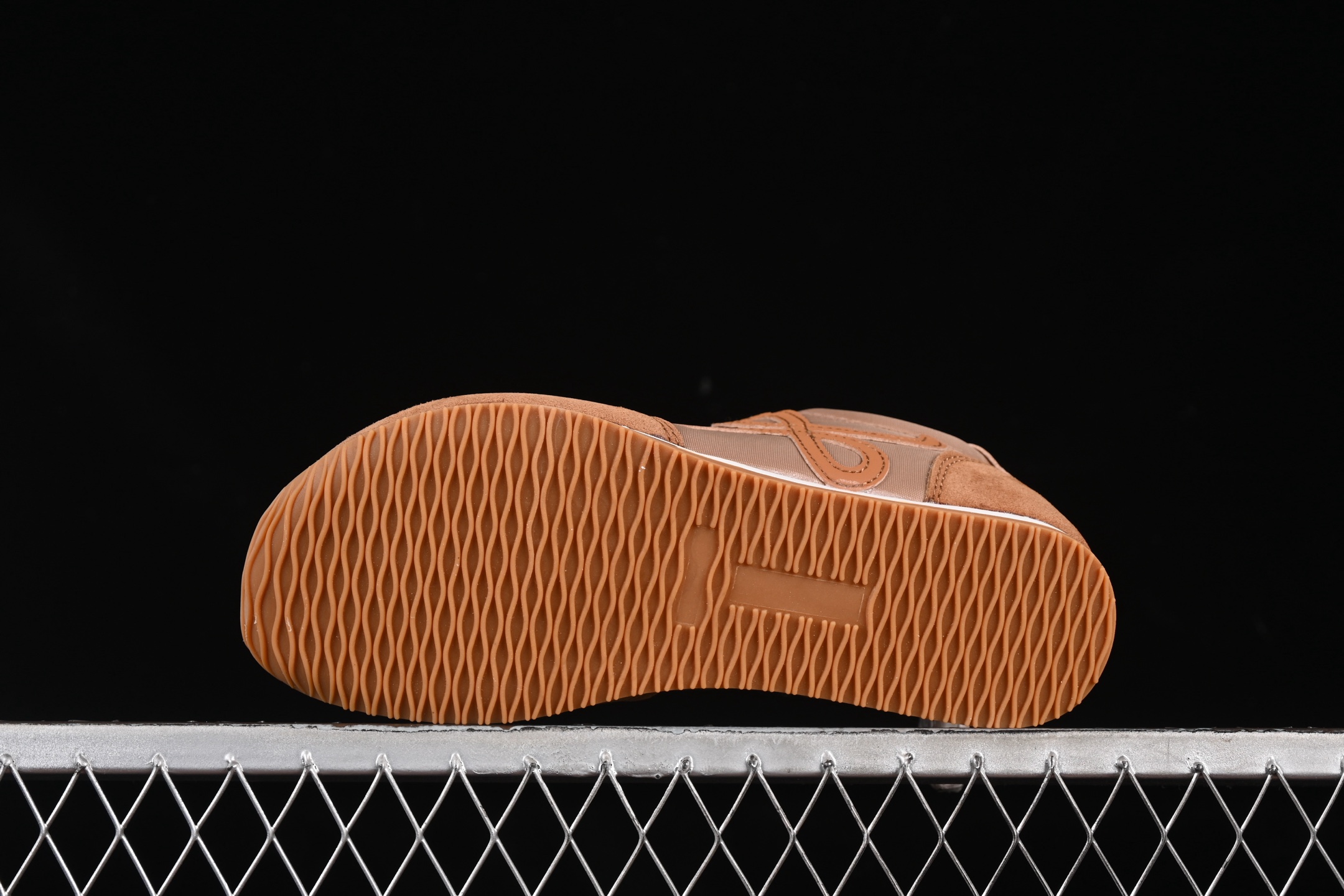 💰240纯原
 Loewe Ballet Runner 2.0 Sneakers 罗意威 芭蕾舞2.0系列阿甘复古风德训薄底百搭休闲运动鞋
尺码：36 37 38 39 40 41 42 43 44 45 AJD4
