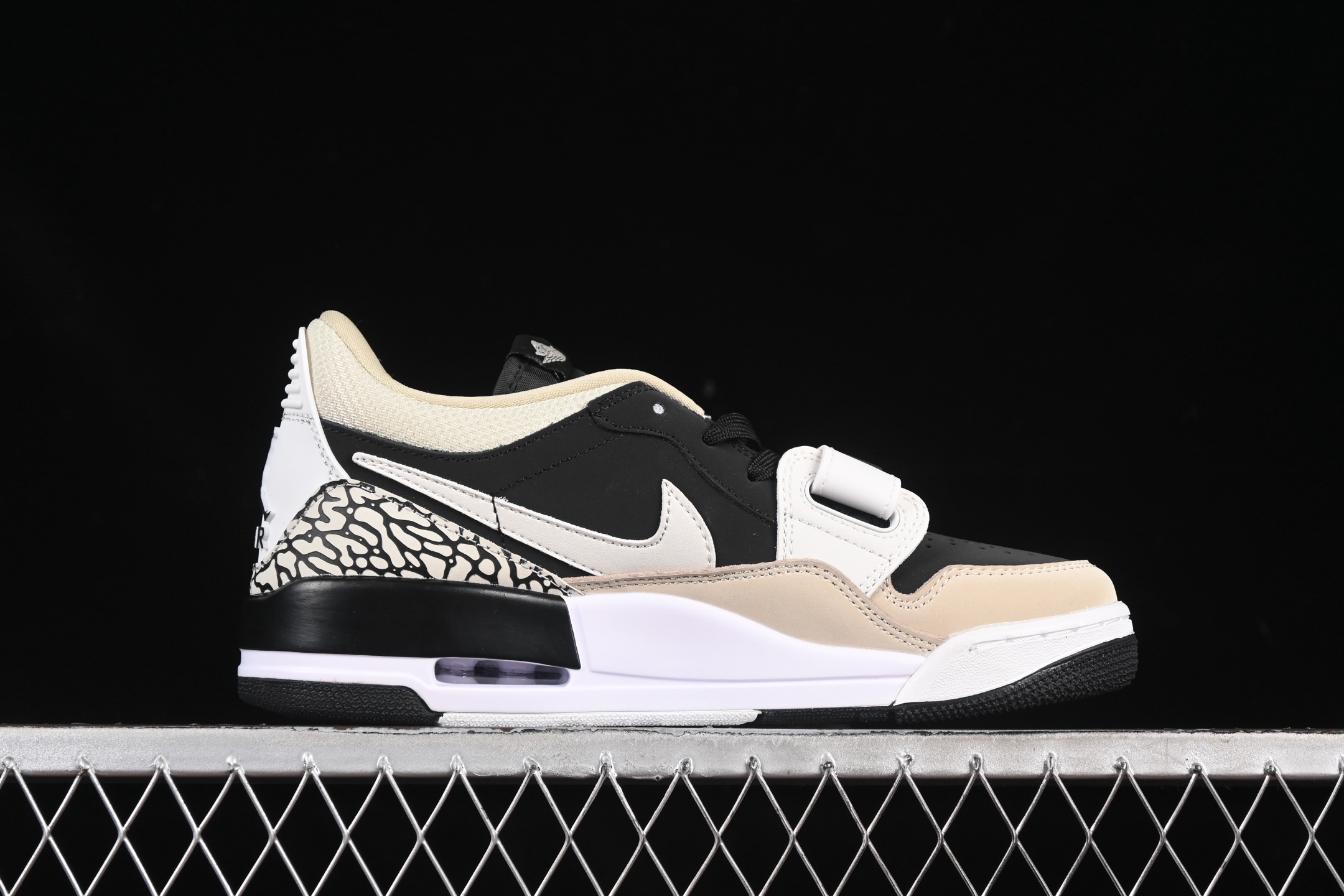 💰240公司级💰280纯原
 Air Jordan Legacy 312 Low AJ312 乔312 头层 魔术贴三合一板鞋 CD7069-020
尺码：36 36.5 37.5 38 38.5 39 40 40.5 41 42 42.5 43 44 44.5 45 46 ZZC3