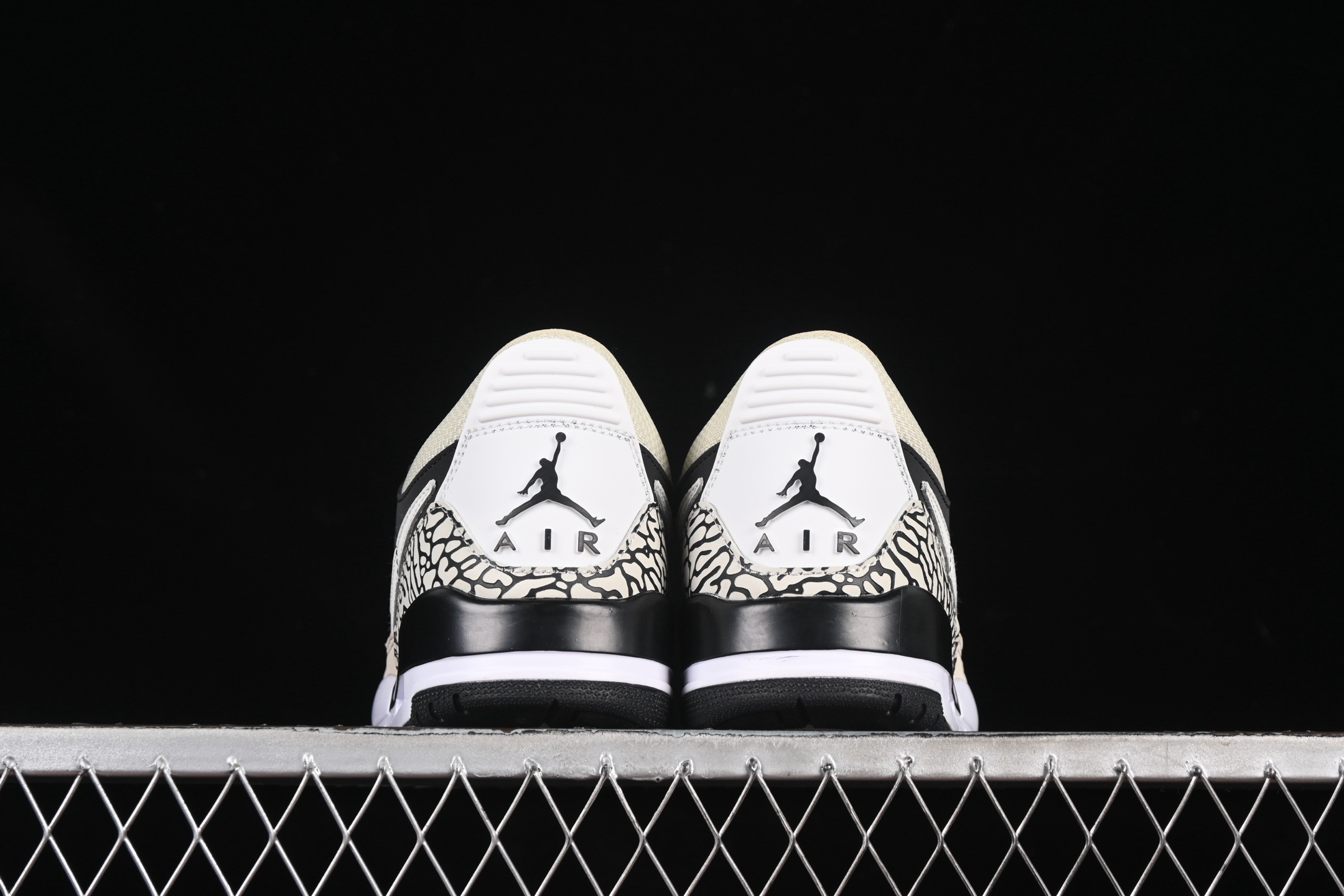 💰240公司级💰280纯原
 Air Jordan Legacy 312 Low AJ312 乔312 头层 魔术贴三合一板鞋 CD7069-020
尺码：36 36.5 37.5 38 38.5 39 40 40.5 41 42 42.5 43 44 44.5 45 46 ZZC3