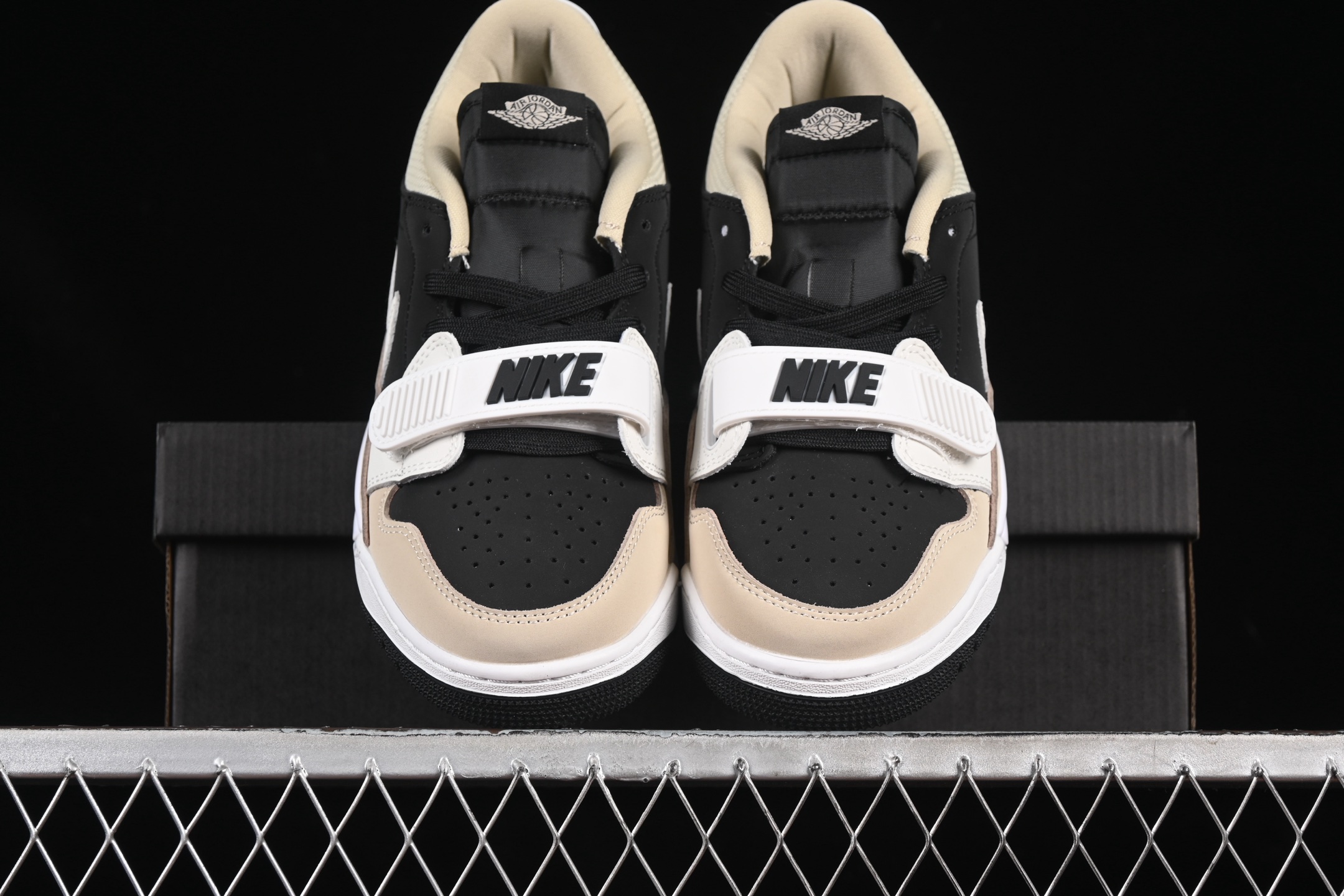 💰240公司级💰280纯原
 Air Jordan Legacy 312 Low AJ312 乔312 头层 魔术贴三合一板鞋 CD7069-020
尺码：36 36.5 37.5 38 38.5 39 40 40.5 41 42 42.5 43 44 44.5 45 46 ZZC3