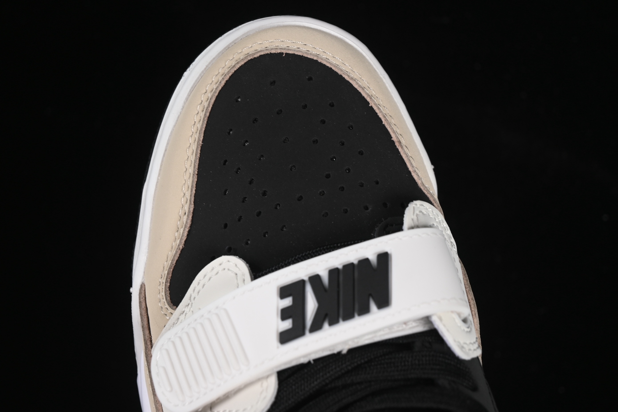 💰240公司级💰280纯原
 Air Jordan Legacy 312 Low AJ312 乔312 头层 魔术贴三合一板鞋 CD7069-020
尺码：36 36.5 37.5 38 38.5 39 40 40.5 41 42 42.5 43 44 44.5 45 46 ZZC3