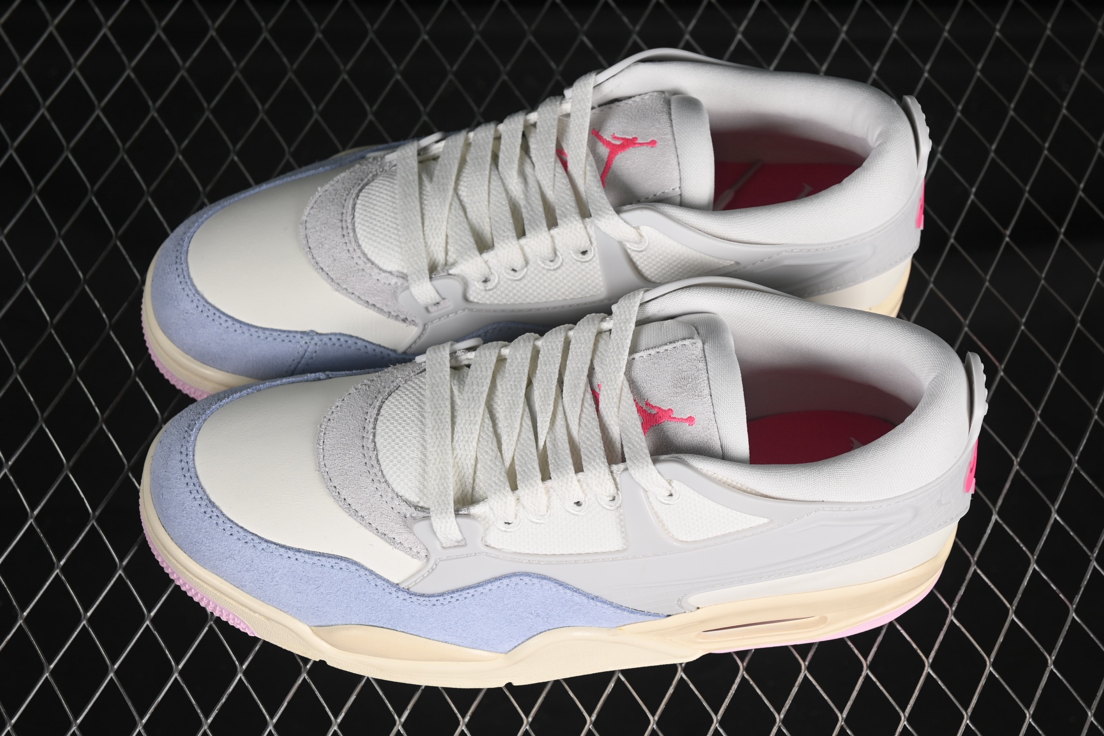 💰280纯原
Air Jordan 4 "Remastered" AJ4 乔4重制 IB4466-025
#改造后的设计采用了由纺织网布、皮革和麂皮混合而成,散发出时尚、高级的外观,同时保持了其受人喜爱的原始结构。
尺码:36 36.5 37.5 38 38.5 39 40 40.5 41 42 42.5 43 44 44.5 45 46 47.5 LTD4