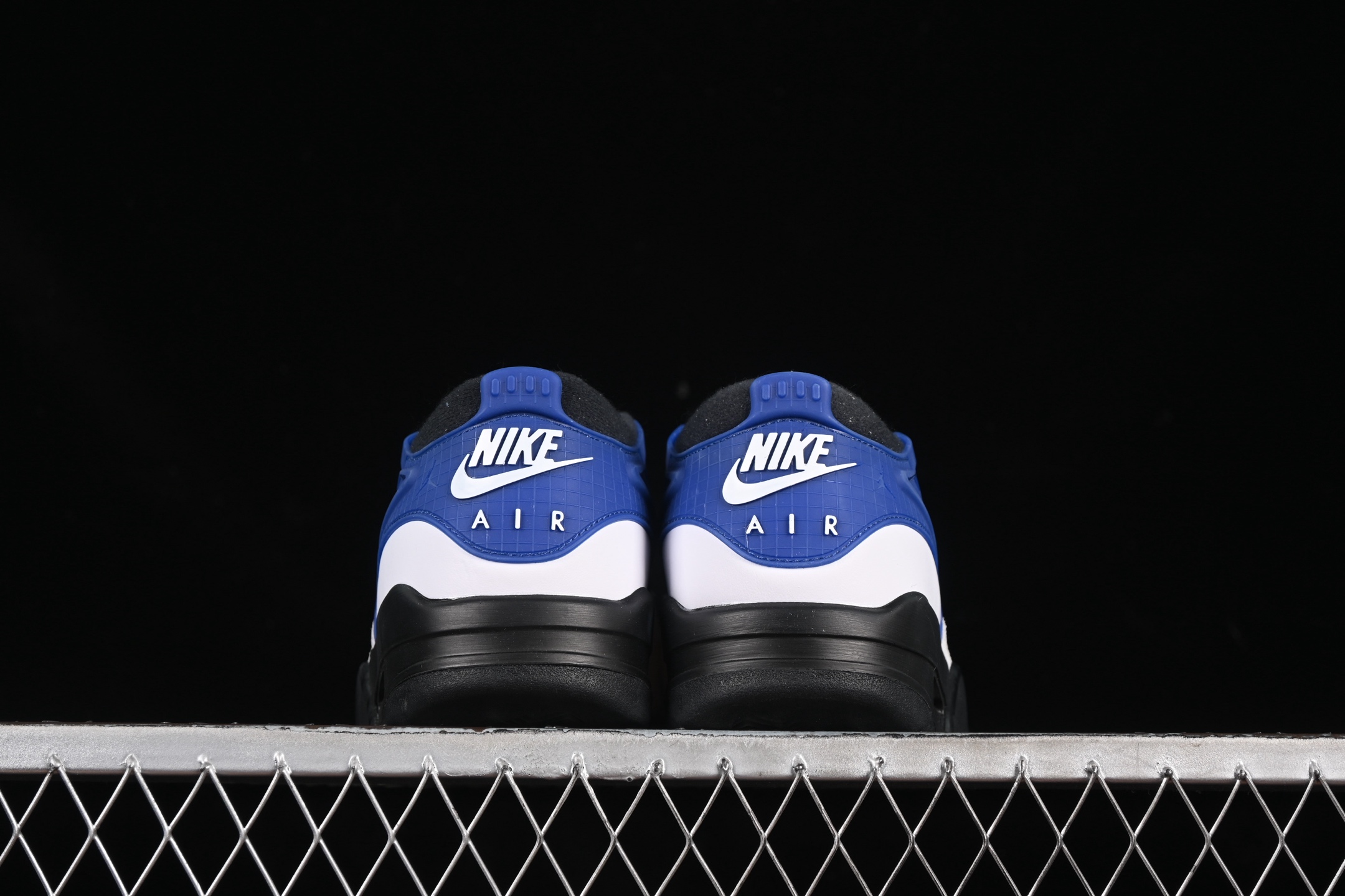 💰280纯原
Air Jordan 4 "Remastered" AJ4 乔4重制 FQ7939-140
#改造后的设计采用了由纺织网布、皮革和麂皮混合而成,散发出时尚、高级的外观,同时保持了其受人喜爱的原始结构。
尺码:36 36.5 37.5 38 38.5 39 40 40.5 41 42 42.5 43 44 44.5 45 46 47.5 LTD4
