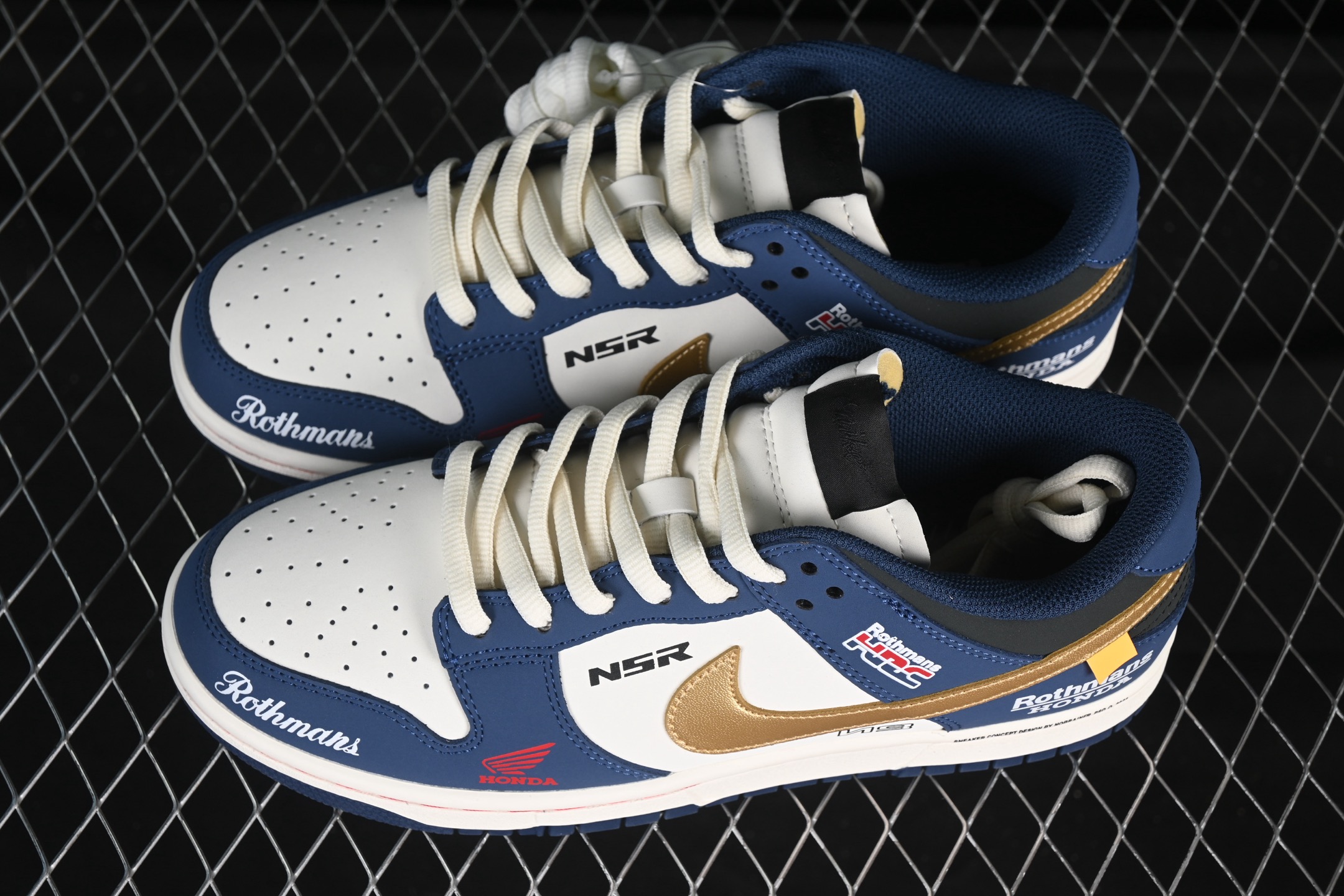  特价 Nike SB Dunk Low 复古白蓝 周年高端定制 低帮休闲板鞋 MU0232-365
#