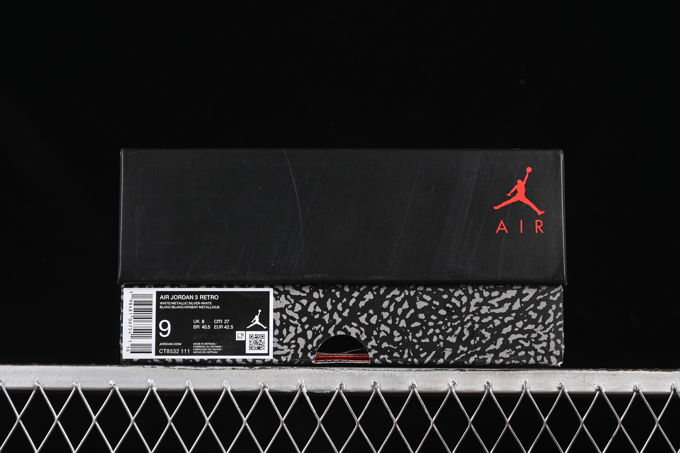 💰520顶级
Air Jordan 3 Retro "Pure Money" AJ3 乔3复刻白猫 CT8532-111
#大厂出品 原楦原纸板 细节如图所 客供原厂材料开发 极致一眼正品既视感 细节如图所
尺码:36 36.5 37.5 38 38.5 39 40 40.5 41 42 42.5 43 44 44.5 45 46 47.5 B.G7