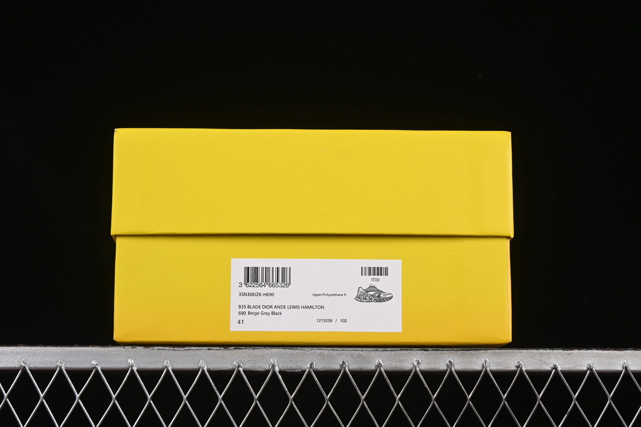💰280纯原
Dior B35 NXXT 迪奥圆头系带低帮休闲运动鞋 H690
#采用轻盈的橡胶精心制作 饰以曲纹藤格纹 Cosmo图案 重新诠释经典设计 镂空设计搭配橡胶内底若隐若现 呈现鲜明的对比效果 抽绳开合搭配孔眼和 CD Diamond 抽绳锁提升格调 彰显运动风范
尺码:39 40 41 42 43 44 45 AJD4