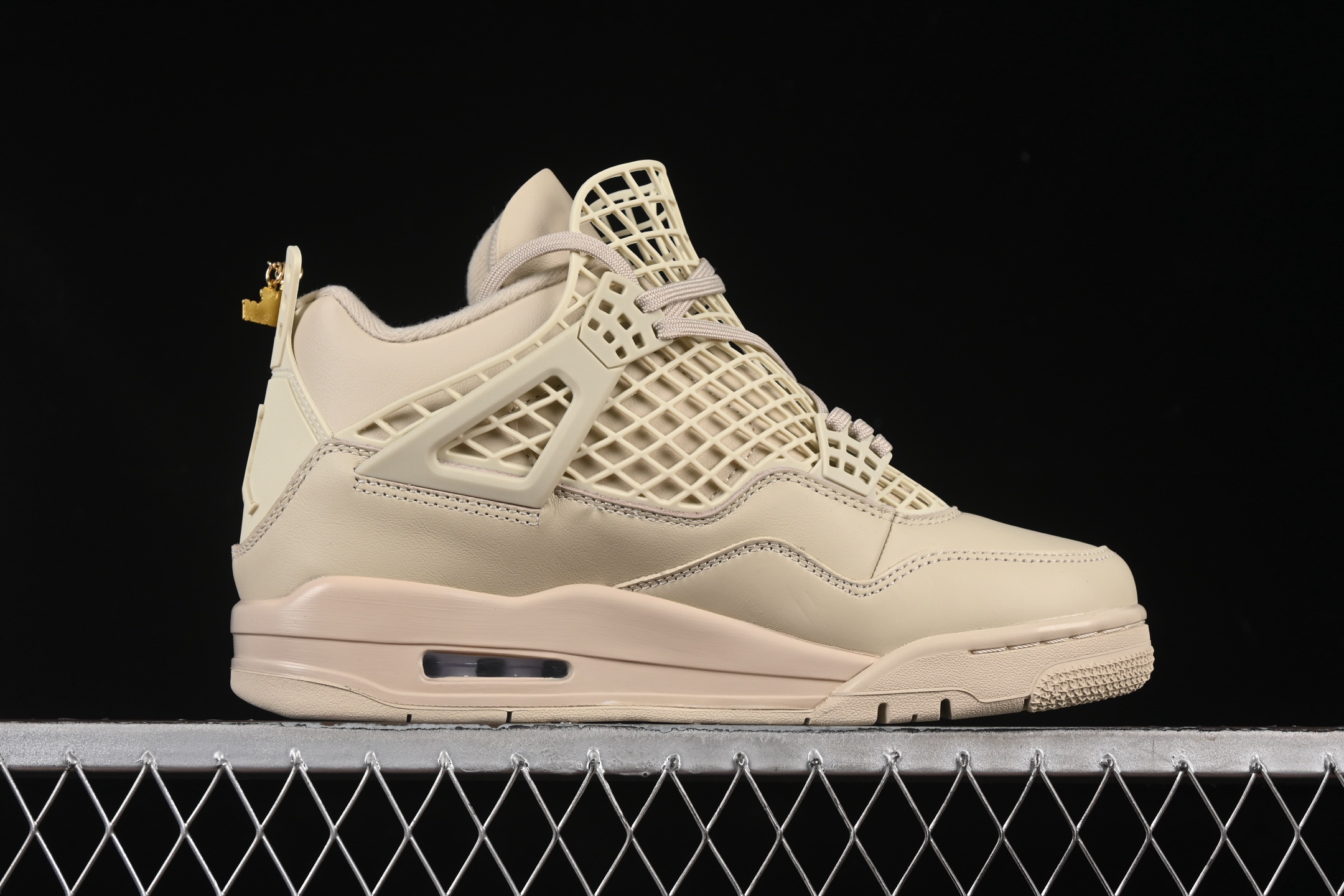 💰380纯原
Air Jordan 4 NET "Rattan" AJ4 乔4 柔雅藤色 文化篮球鞋 FN7251-200
#鞋款以颠覆性设计重构经典轮廓,超大镂空网眼结构覆盖鞋身主体,赋予鞋款前卫艺术气息。
尺码:36 36.5 37.5 38 38.5 39 40 40.5 41 42 42.5 43 44 44.5 45 46 47.5 LTE5