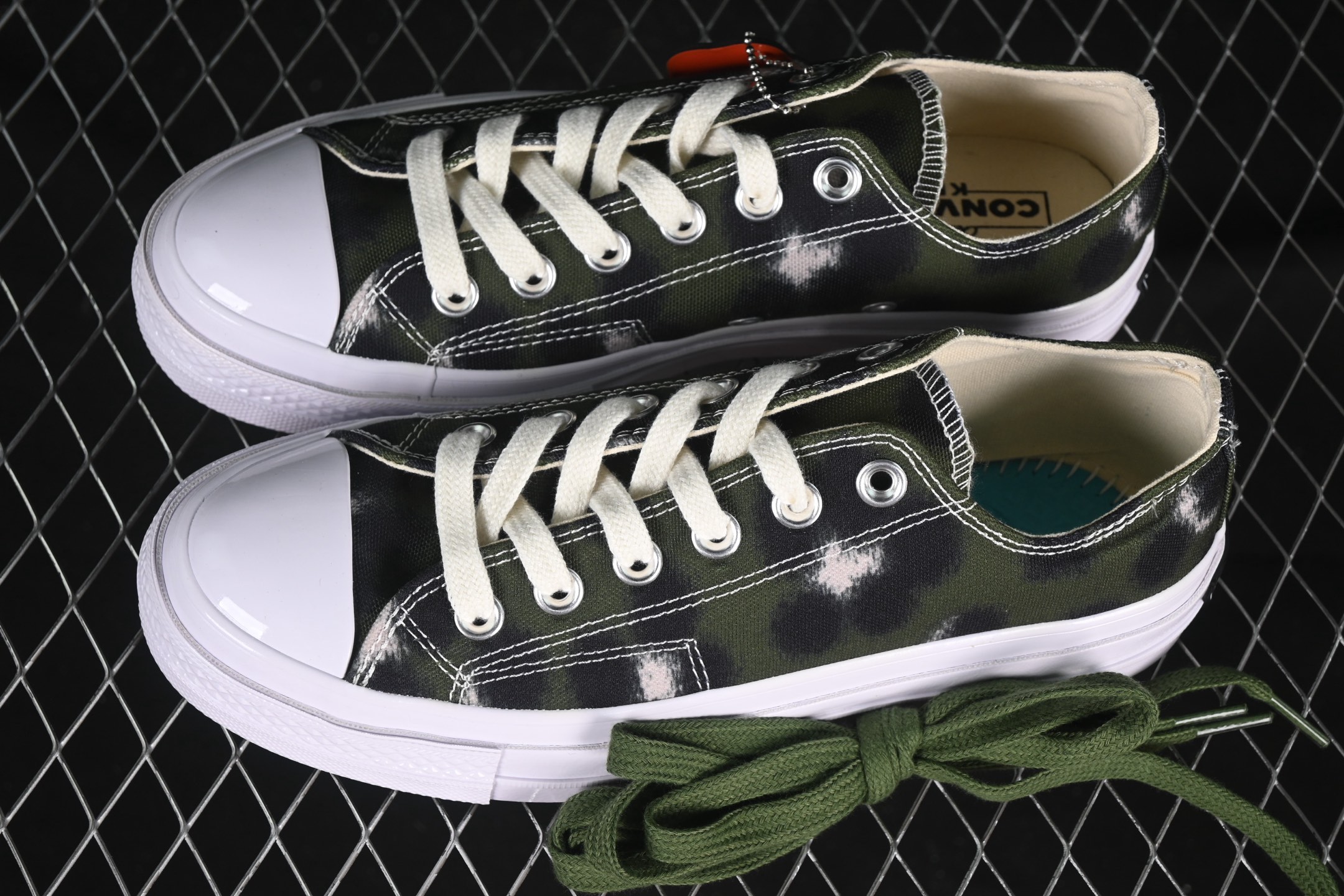 💰140纯原
 Kenzo x Converse Chuck Taylor Ox Hana Leopard Cypress 联名款 棕黑色低帮休闲板鞋 A16291C
尺码：35 36 36.5 37 37.5 38 39 39.5 40 41 41.5 42 42.5 43 44 M.C3