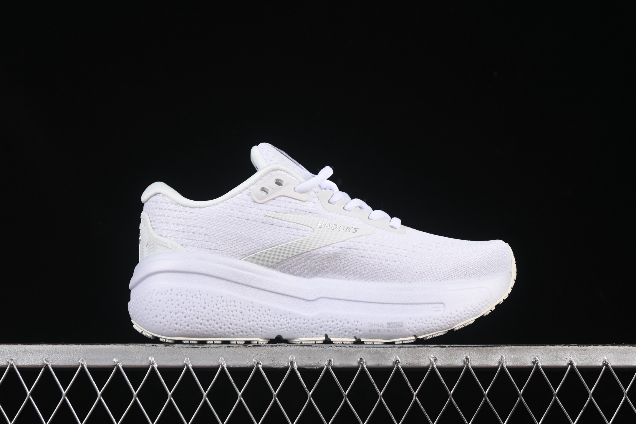 💰220纯原
Brooks Ghost Max 2 布鲁克斯 减震竞速马拉松专业跑鞋 1204201B168
尺码：36 36.5 37 38 38.5 39 40 N.C3