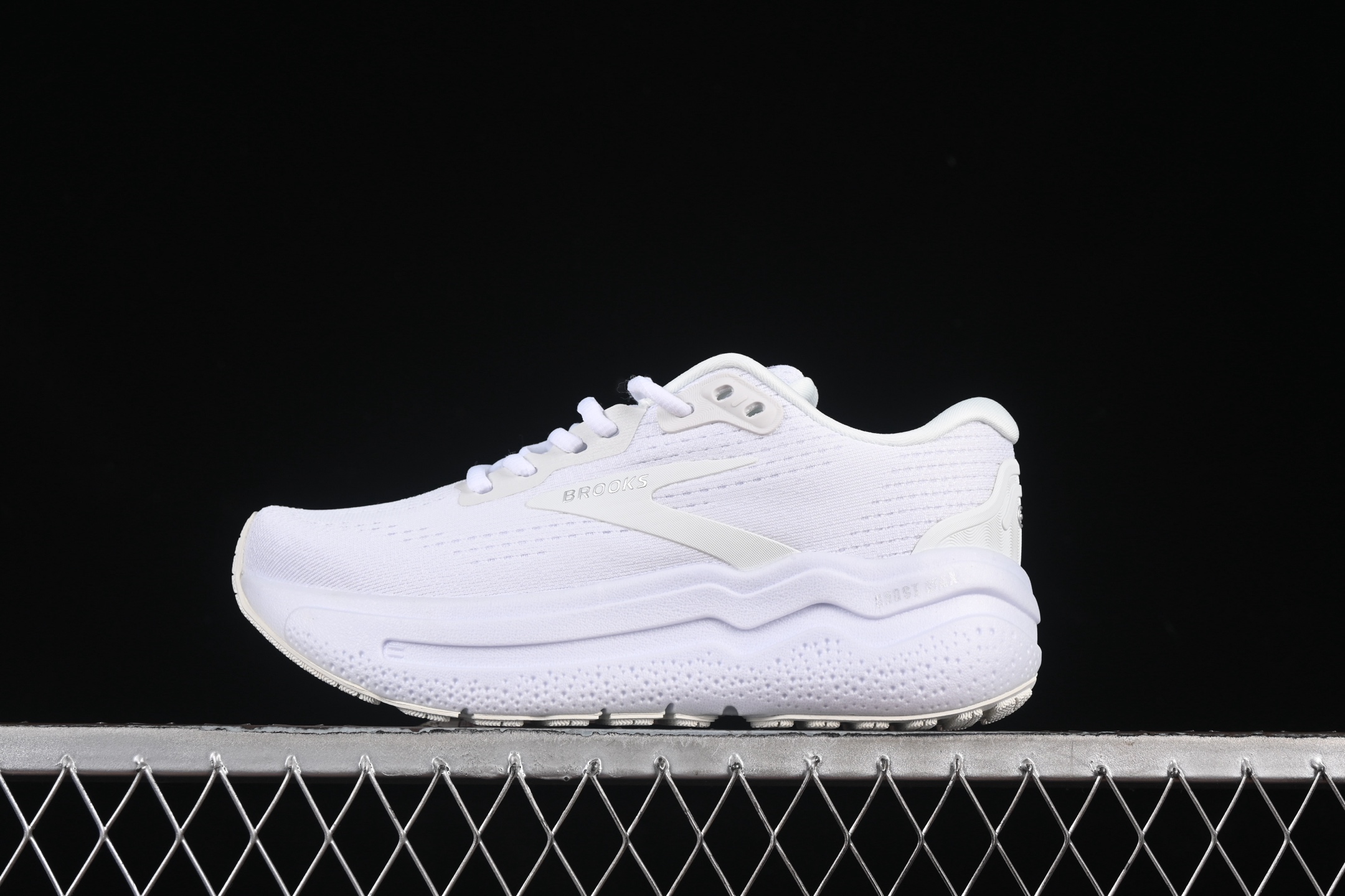 💰220纯原
Brooks Ghost Max 2 布鲁克斯 减震竞速马拉松专业跑鞋 1204201B168
尺码：36 36.5 37 38 38.5 39 40 N.C3