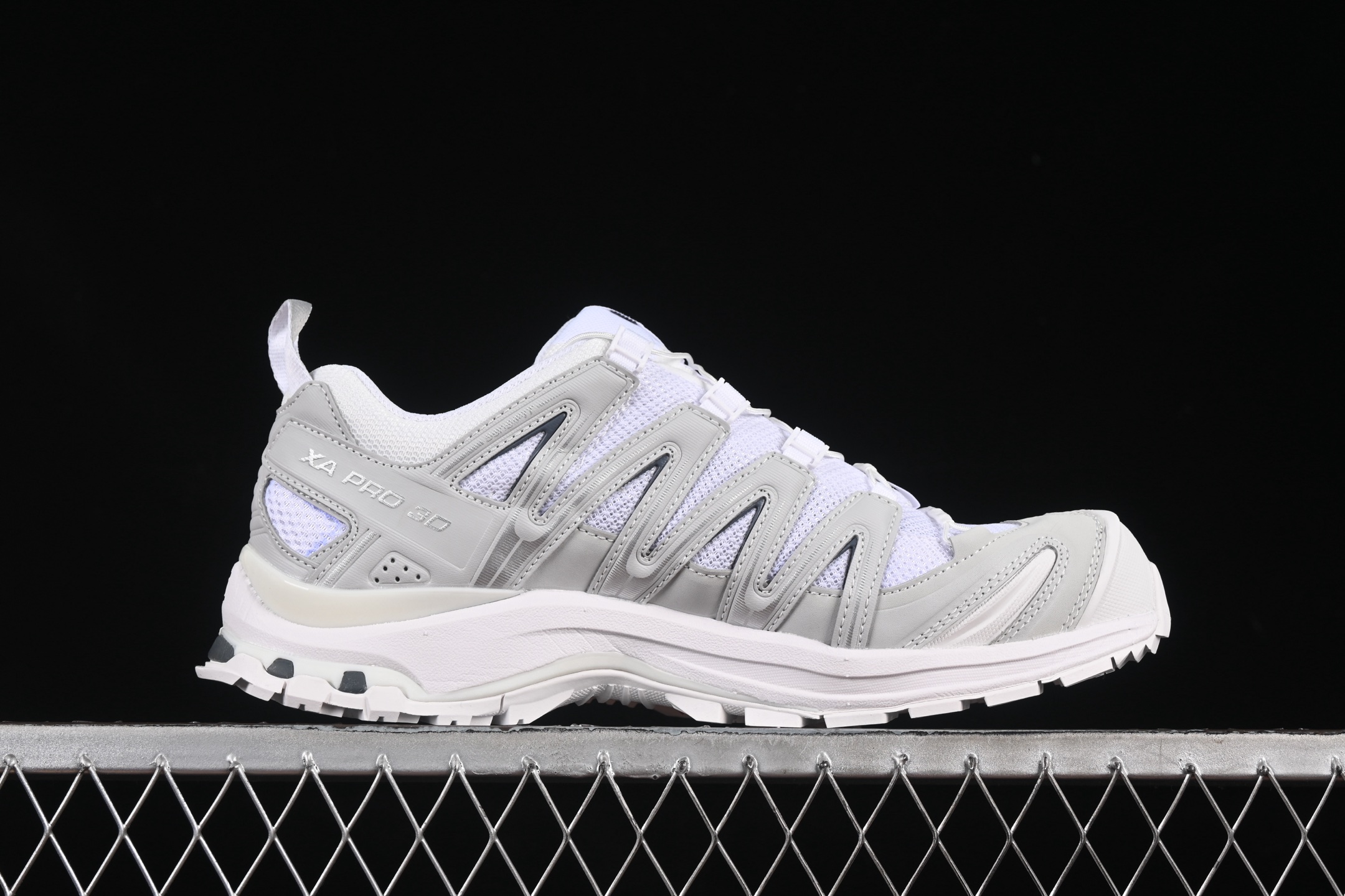 💰340纯原
Salomon XA PRO 3D 萨洛蒙户外越野跑鞋 475777-26
#鞋面采用SENSIFIT贴合技术 全方位贴合包裹脚型 鞋跟部鞋底牵引设计 提供强大的抓地性能 更适应野外崎岖不平的道路 其3D ADVANCED CHASSIS底盘 材料轻量大化 钉齿设计更具稳定性、防护性 鞋底易磨损区运用CONTAGRIP高耐磨材料 应对城市硬质路面长距离跑考验
尺码:36 36.5 37 38 38.5 39 40 40.5 41 42 42.5 43 44 44.5 45 46 AJE5