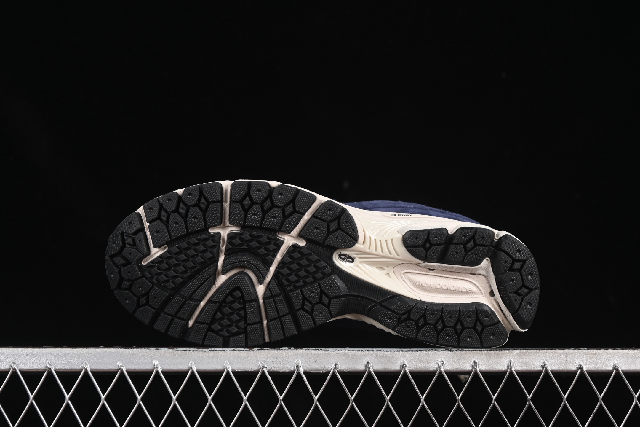  New Balance 2002系列 复古休闲跑步鞋 ML2002RD
#鞋款延续了经典科技，升级版