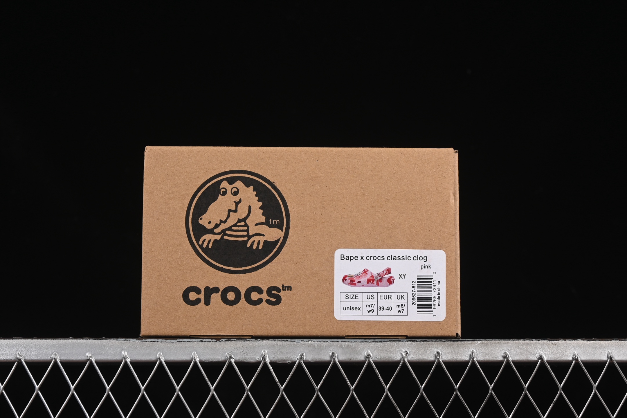  Bape x Crocs Classic Clog 卡骆驰猿人头联名迷彩印花舒适百搭洞洞鞋
尺码：M