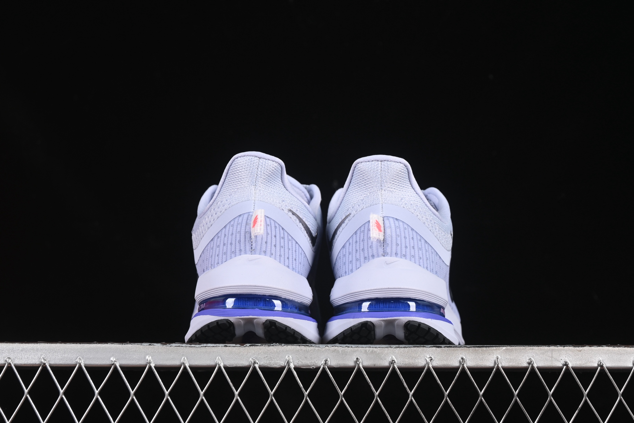 💰300纯原
Nike Air Zoom Pegasus Premium 耐克网面全掌气垫缓震跑鞋 HQ2592-004
#全掌可见的Air Zoom首次在Pegasus系列中出现，模仿了Vaporfly的碳板曲线，增强了跑步时的流畅过渡。
尺码：35.5 36 36.5 37.5 38 38.5 39 40 40.5 41 42 42.5 43 44 44.5 45 46 AJD4