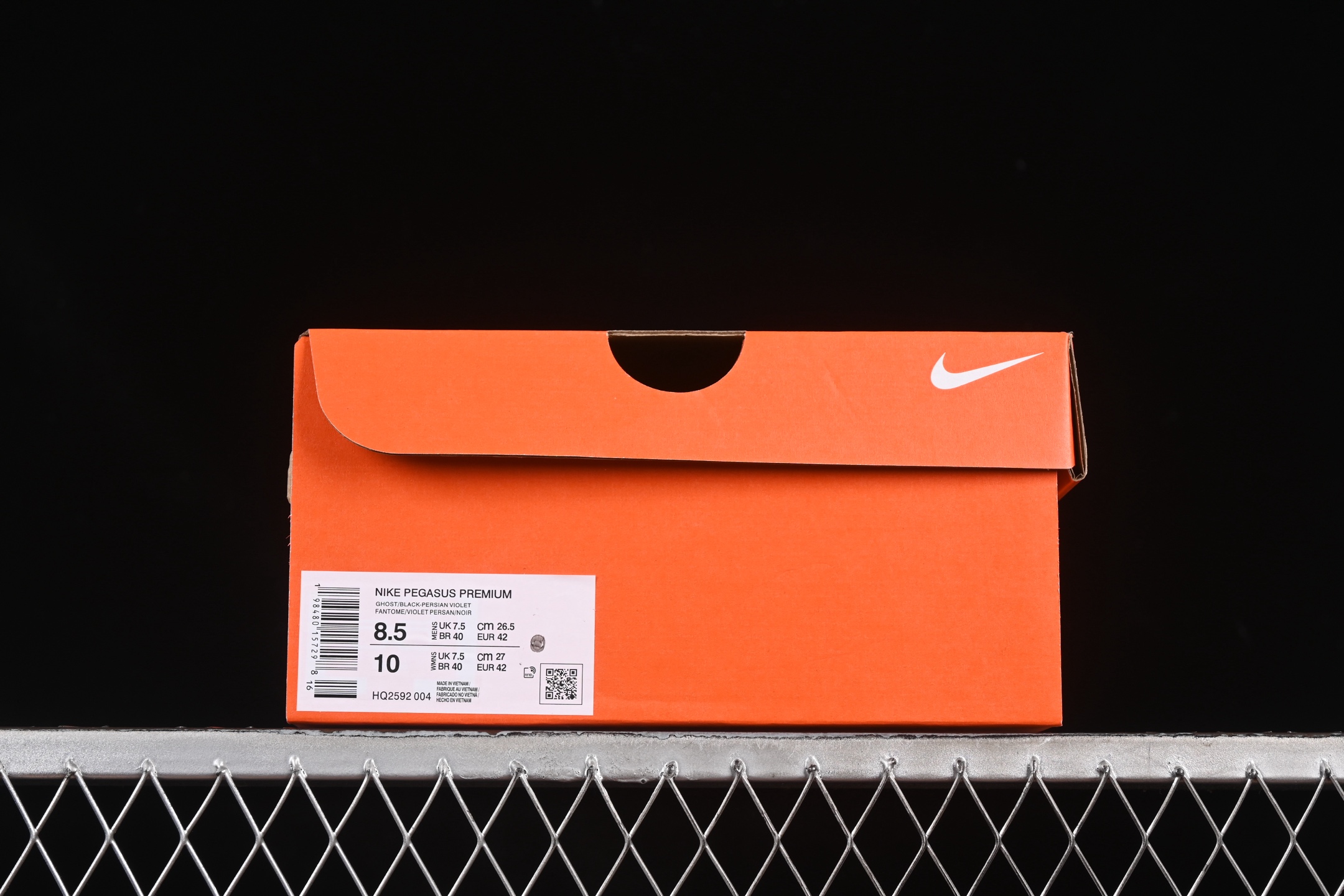 💰300纯原
Nike Air Zoom Pegasus Premium 耐克网面全掌气垫缓震跑鞋 HQ2592-004
#全掌可见的Air Zoom首次在Pegasus系列中出现，模仿了Vaporfly的碳板曲线，增强了跑步时的流畅过渡。
尺码：35.5 36 36.5 37.5 38 38.5 39 40 40.5 41 42 42.5 43 44 44.5 45 46 AJD4