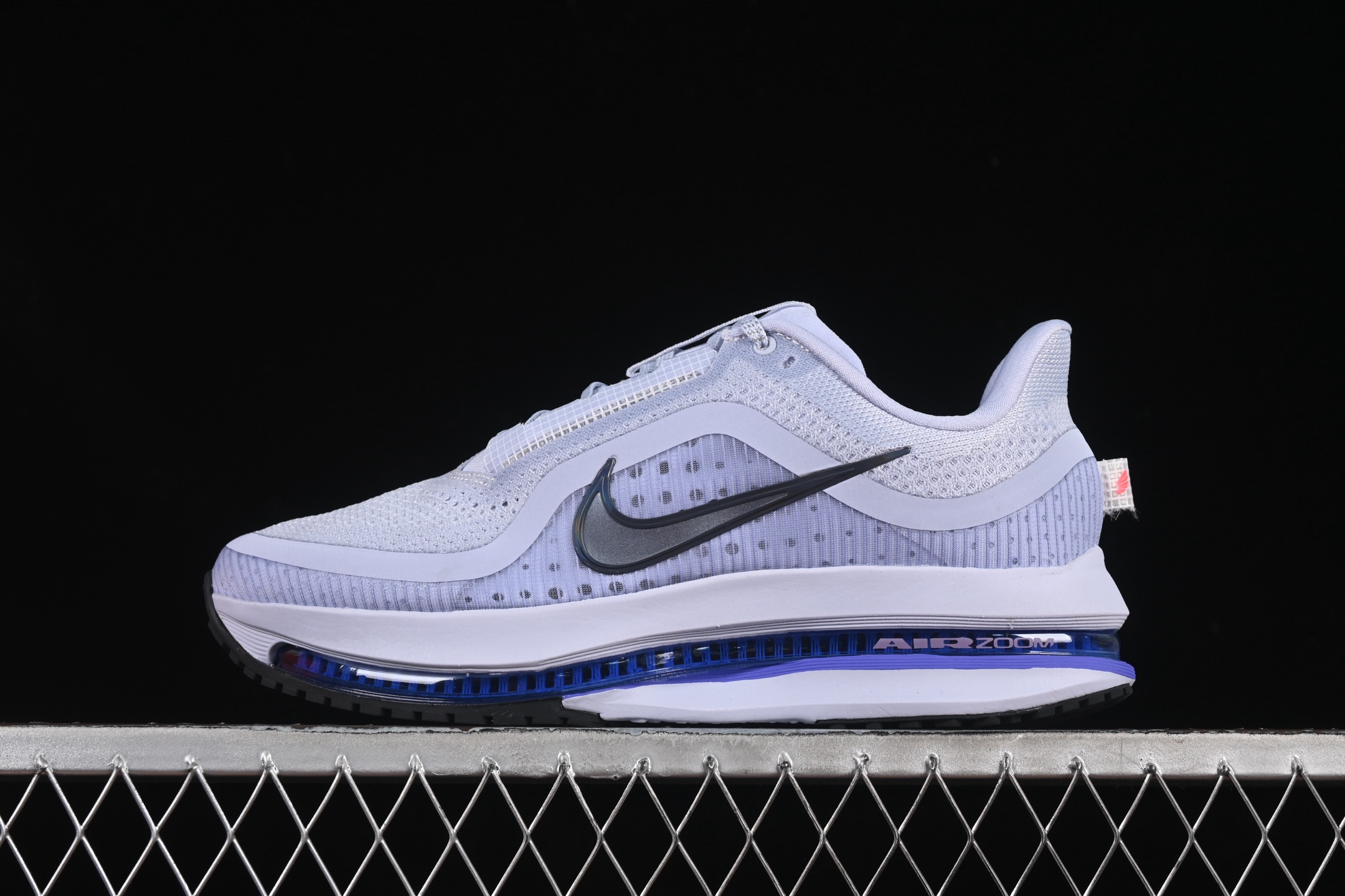 💰300纯原
Nike Air Zoom Pegasus Premium 耐克网面全掌气垫缓震跑鞋 HQ2592-004
#全掌可见的Air Zoom首次在Pegasus系列中出现，模仿了Vaporfly的碳板曲线，增强了跑步时的流畅过渡。
尺码：35.5 36 36.5 37.5 38 38.5 39 40 40.5 41 42 42.5 43 44 44.5 45 46 AJD4