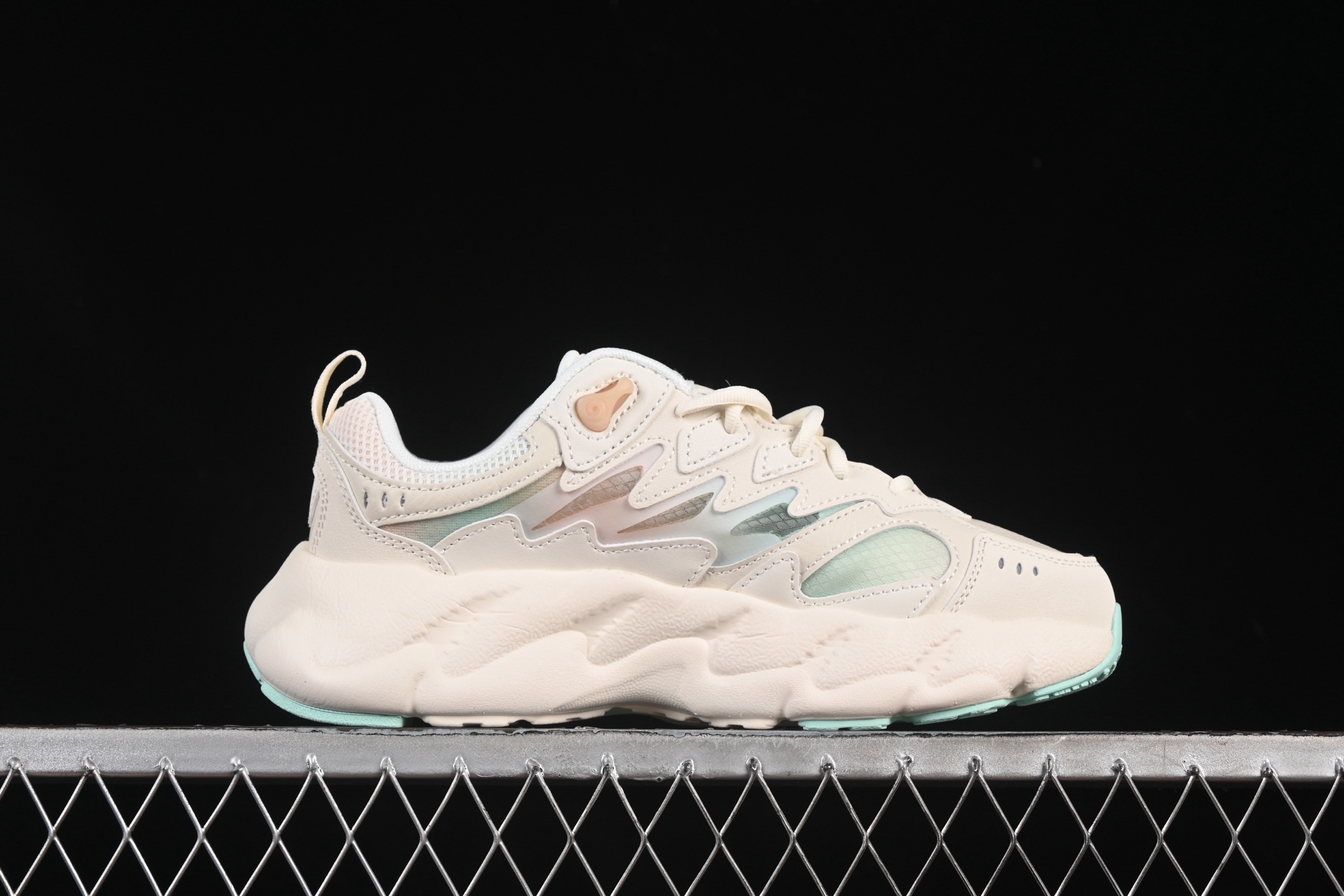 💰220纯原
Fila Fusion 蕨草2.0 斐乐潮牌休闲老爹鞋 F12W531101FGC
尺码：35.5 36 36.5 37.5 38 38.5 39 40 XMC3