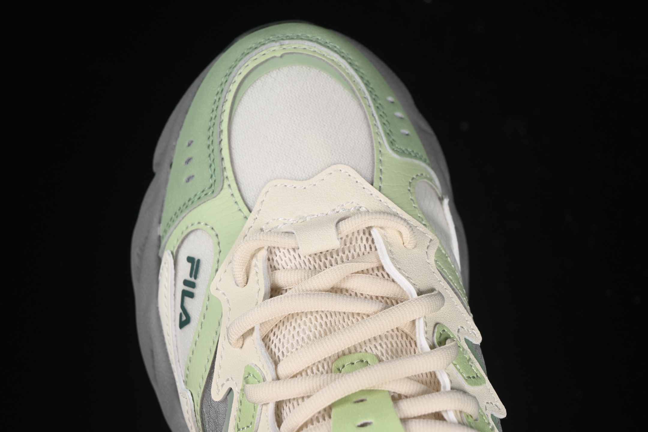 💰220纯原
Fila Fusion 蕨草2.0 斐乐潮牌休闲老爹鞋 F12W531101FVA
尺码：35.5 36 36.5 37.5 38 38.5 39 40 XMC3