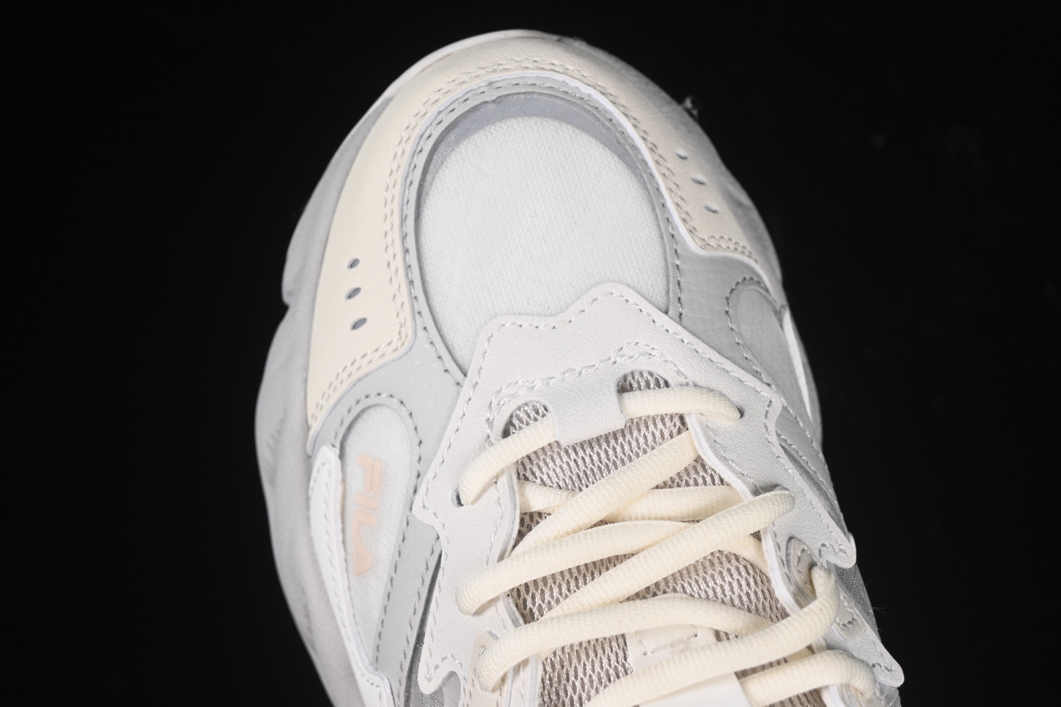 💰220纯原
 Fila Fusion 蕨草2.0 斐乐潮牌休闲老爹鞋 F12W531101FAB
尺码：35.5 36 36.5 37.5 38 38.5 39 40 XMC3