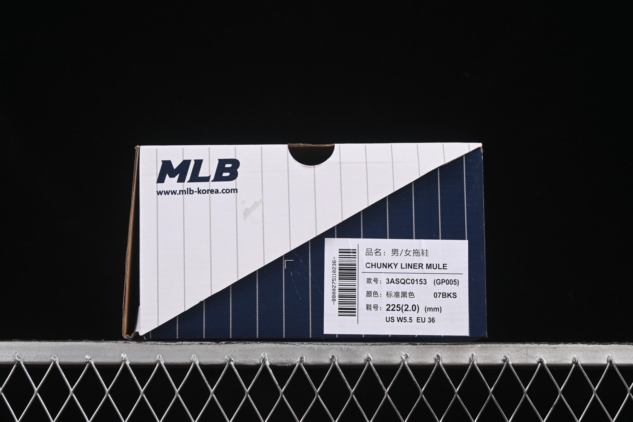 💰160纯原
NY MLB Chunky Liner Mule 纽约洋基队 夏季穆勒厚底居家休闲拖鞋 3ASQC015307BKS
尺码：35 36 36.5 37.5 38 38.5 39 40 40.5 41 42 42.5 43 44 N.C3