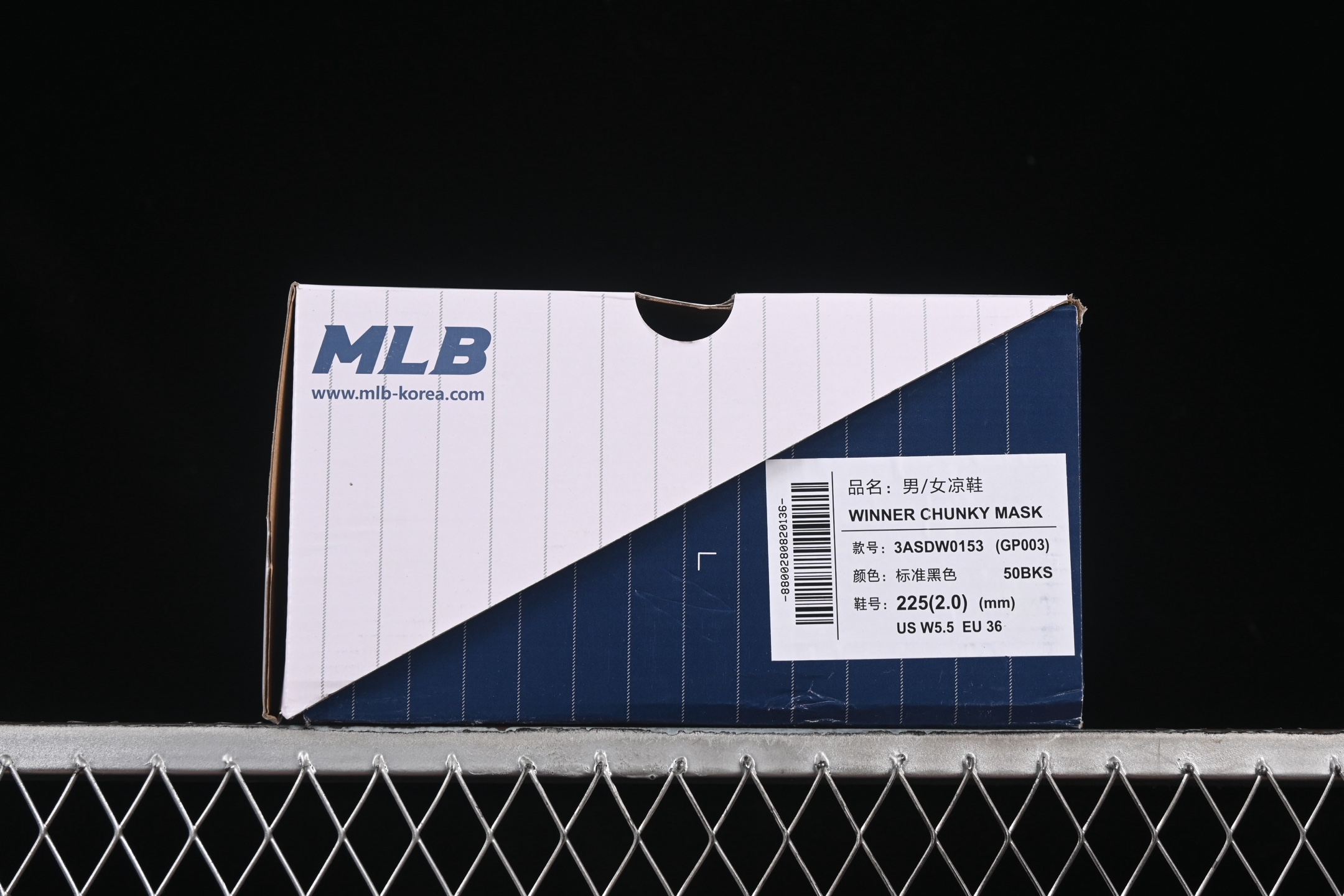 💰220纯原
NY MLB Winner Chunky Mask 纽约洋基队 增高厚底休闲凉鞋 3ASDW015350BKS
尺码：35 36 36.5 37.5 38 38.5 39 40 40.5 41 42 42.5 43 44 N.C3