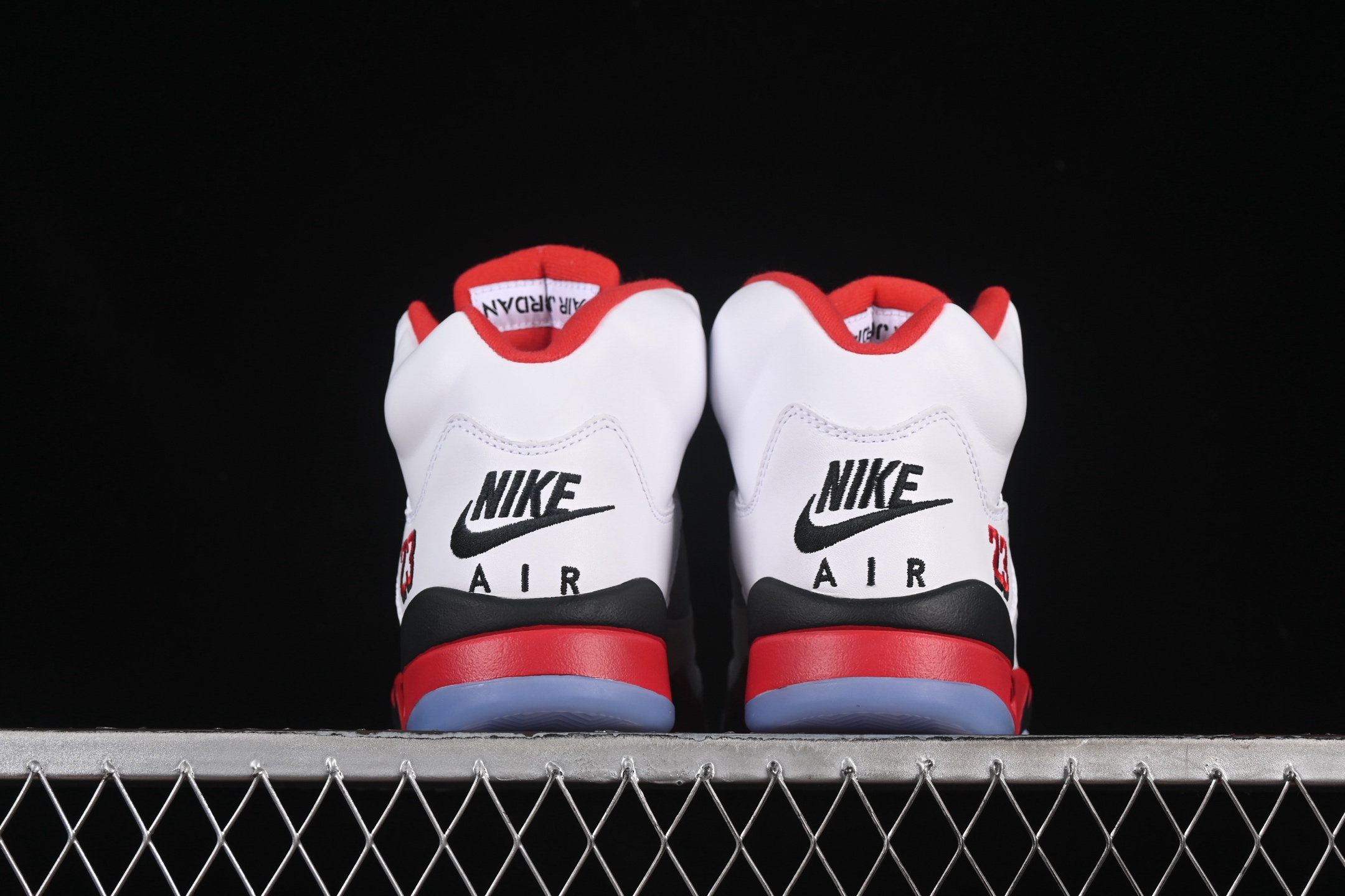 💰380纯原
Air Jordan 5 Retro "Fire Red Black Tongue" AJ5 乔5流川枫 火焰红 头层篮球鞋 HQ7978-101
尺码:40 40.5 41 42 42.5 43 44 44.5 45 46 47.5 48.5 LTE5