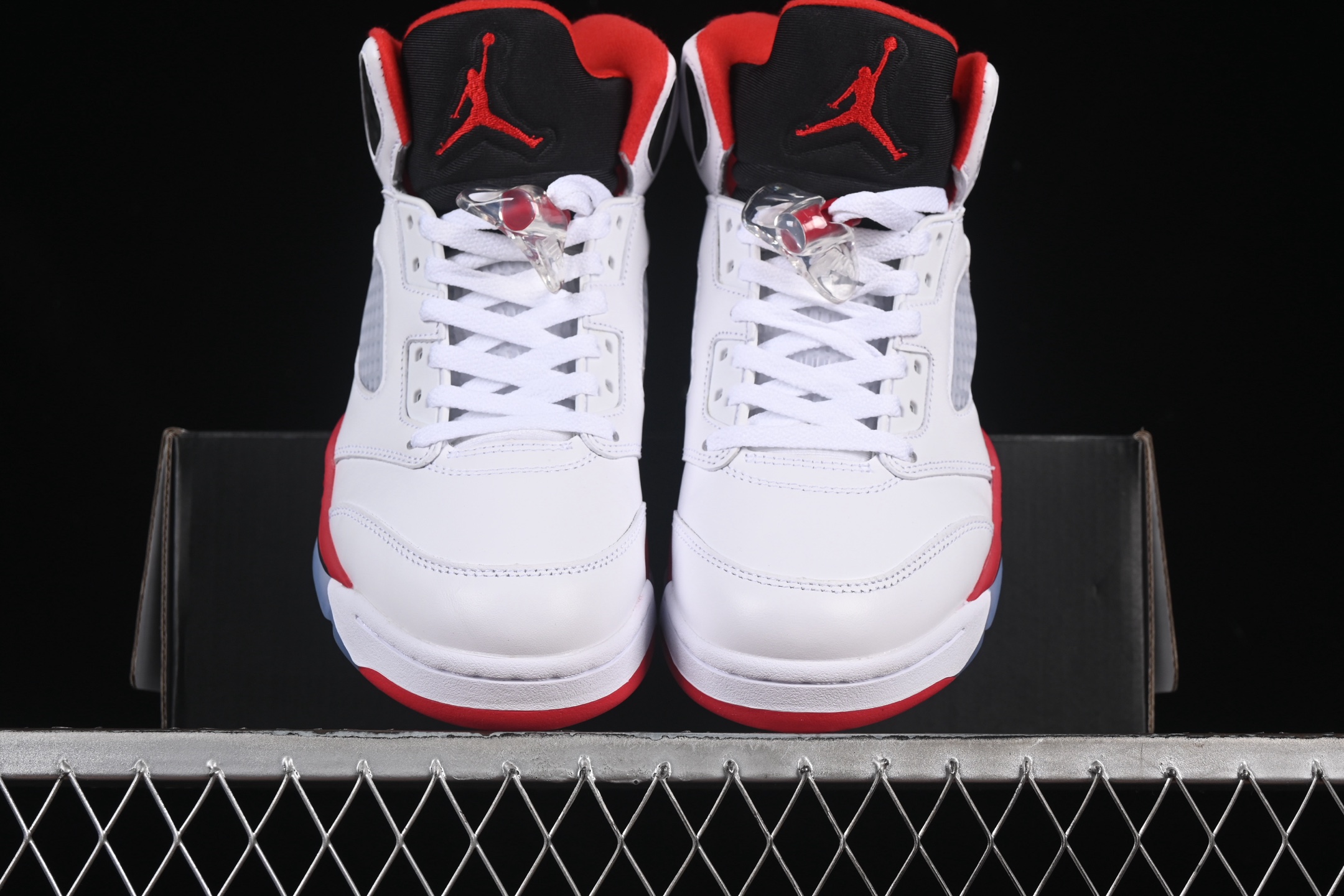 💰380纯原
Air Jordan 5 Retro "Fire Red Black Tongue" AJ5 乔5流川枫 火焰红 头层篮球鞋 HQ7978-101
尺码:40 40.5 41 42 42.5 43 44 44.5 45 46 47.5 48.5 LTE5