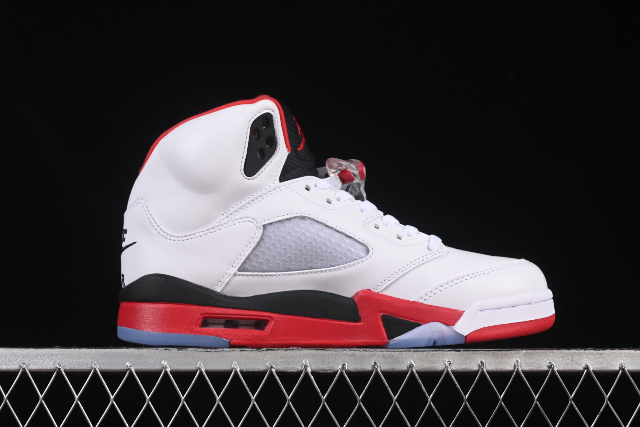 💰380纯原
Air Jordan 5 Retro "Fire Red Black Tongue" AJ5 乔5流川枫 火焰红 头层篮球鞋 HQ7978-101
尺码:40 40.5 41 42 42.5 43 44 44.5 45 46 47.5 48.5 LTE5