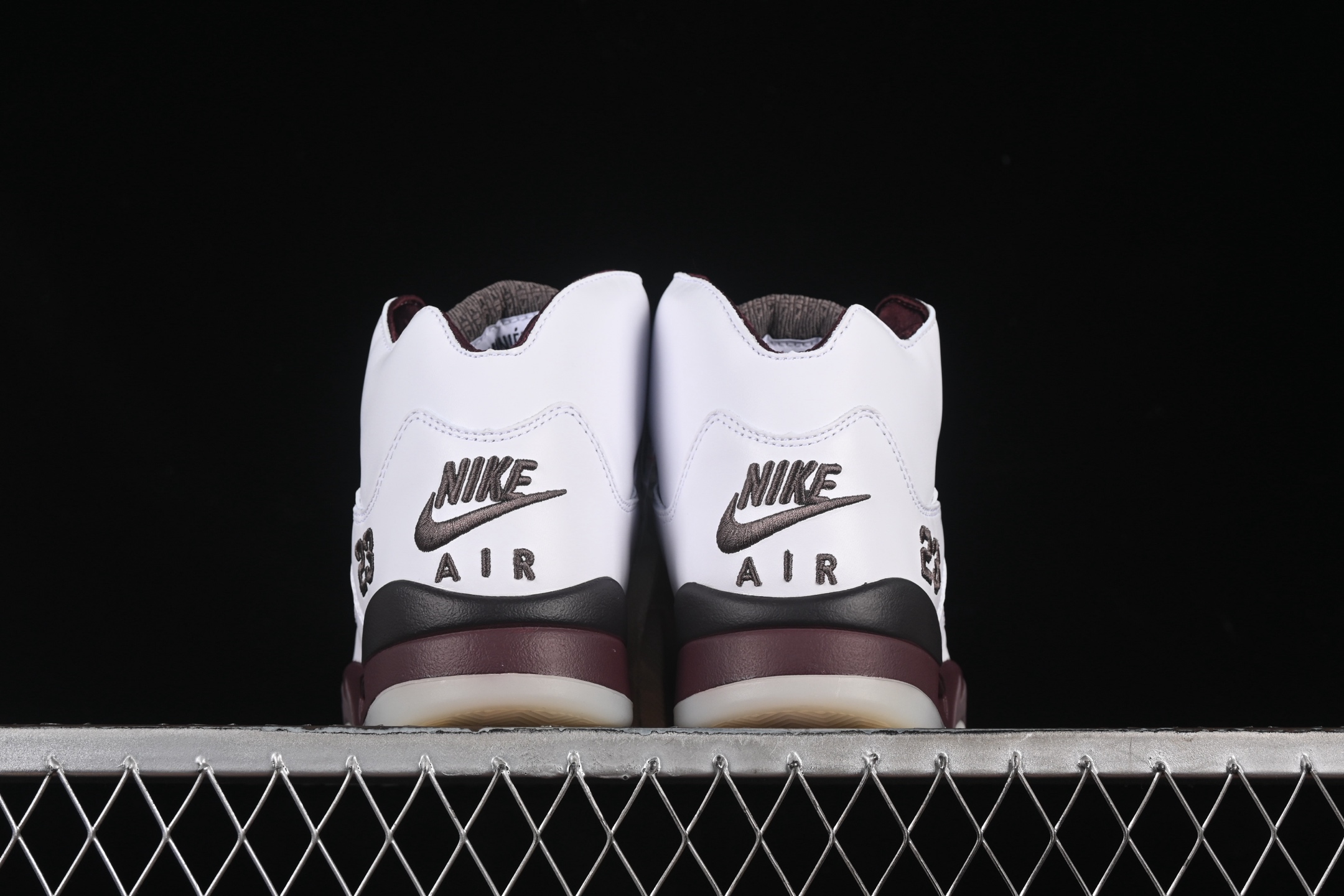 💰380纯原
A Ma Maniere x Air Jordan 5 Retro "Violet Ore" AJ5 乔5 白酒红 头层篮球鞋 IB1528-100
尺码:40 40.5 41 42 42.5 43 44 44.5 45 46 47.5 48.5 LTE5