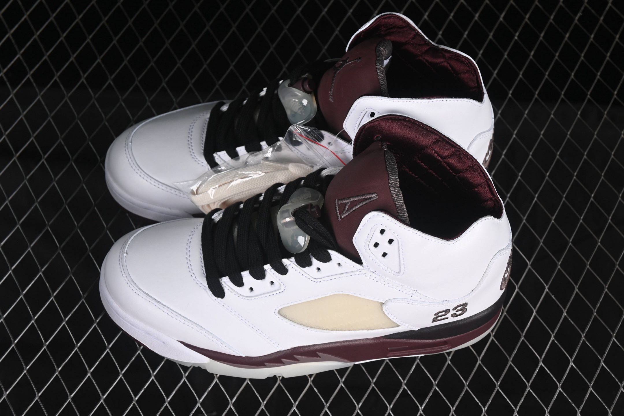 💰380纯原
A Ma Maniere x Air Jordan 5 Retro "Violet Ore" AJ5 乔5 白酒红 头层篮球鞋 IB1528-100
尺码:40 40.5 41 42 42.5 43 44 44.5 45 46 47.5 48.5 LTE5