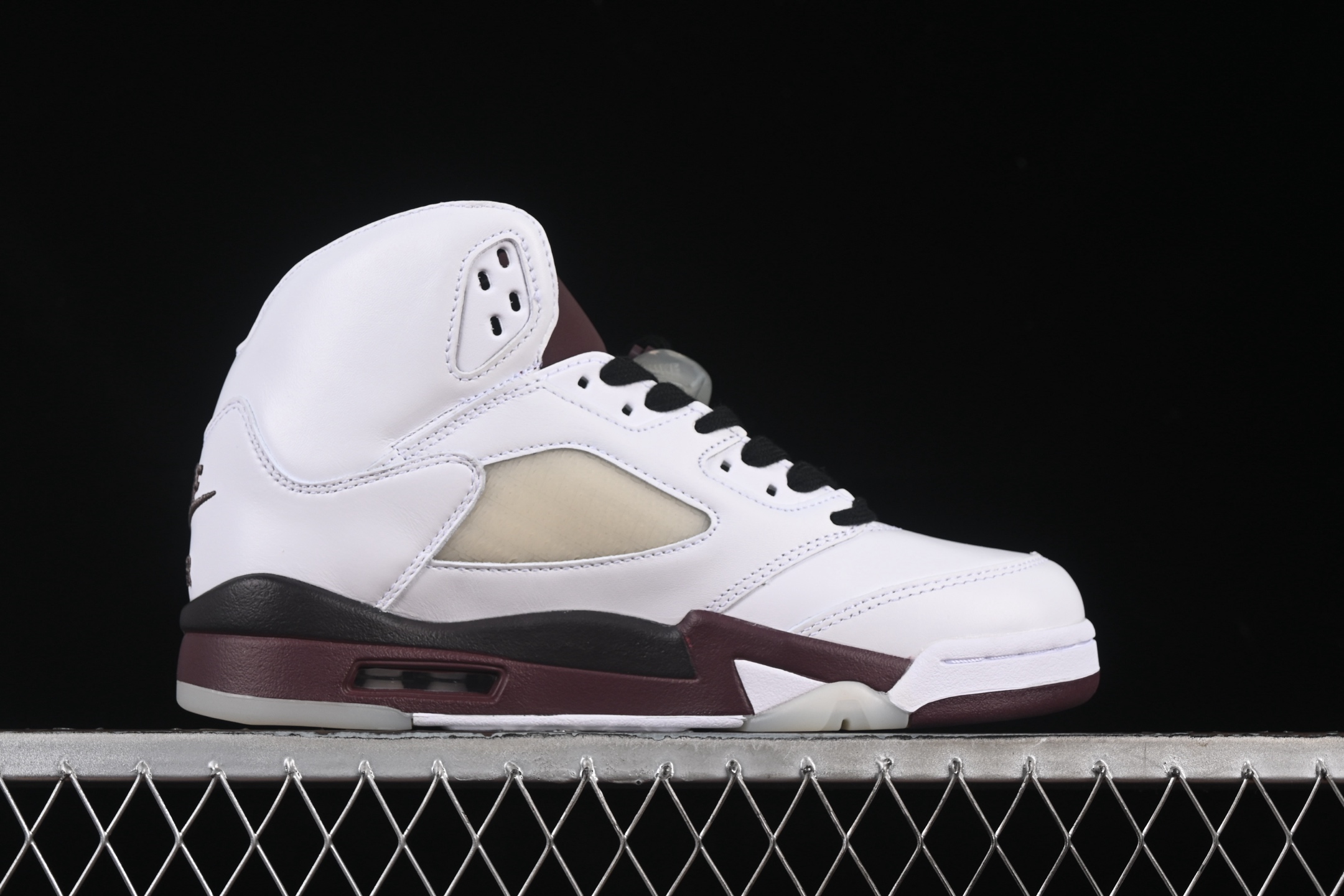 💰380纯原
A Ma Maniere x Air Jordan 5 Retro "Violet Ore" AJ5 乔5 白酒红 头层篮球鞋 IB1528-100
尺码:40 40.5 41 42 42.5 43 44 44.5 45 46 47.5 48.5 LTE5