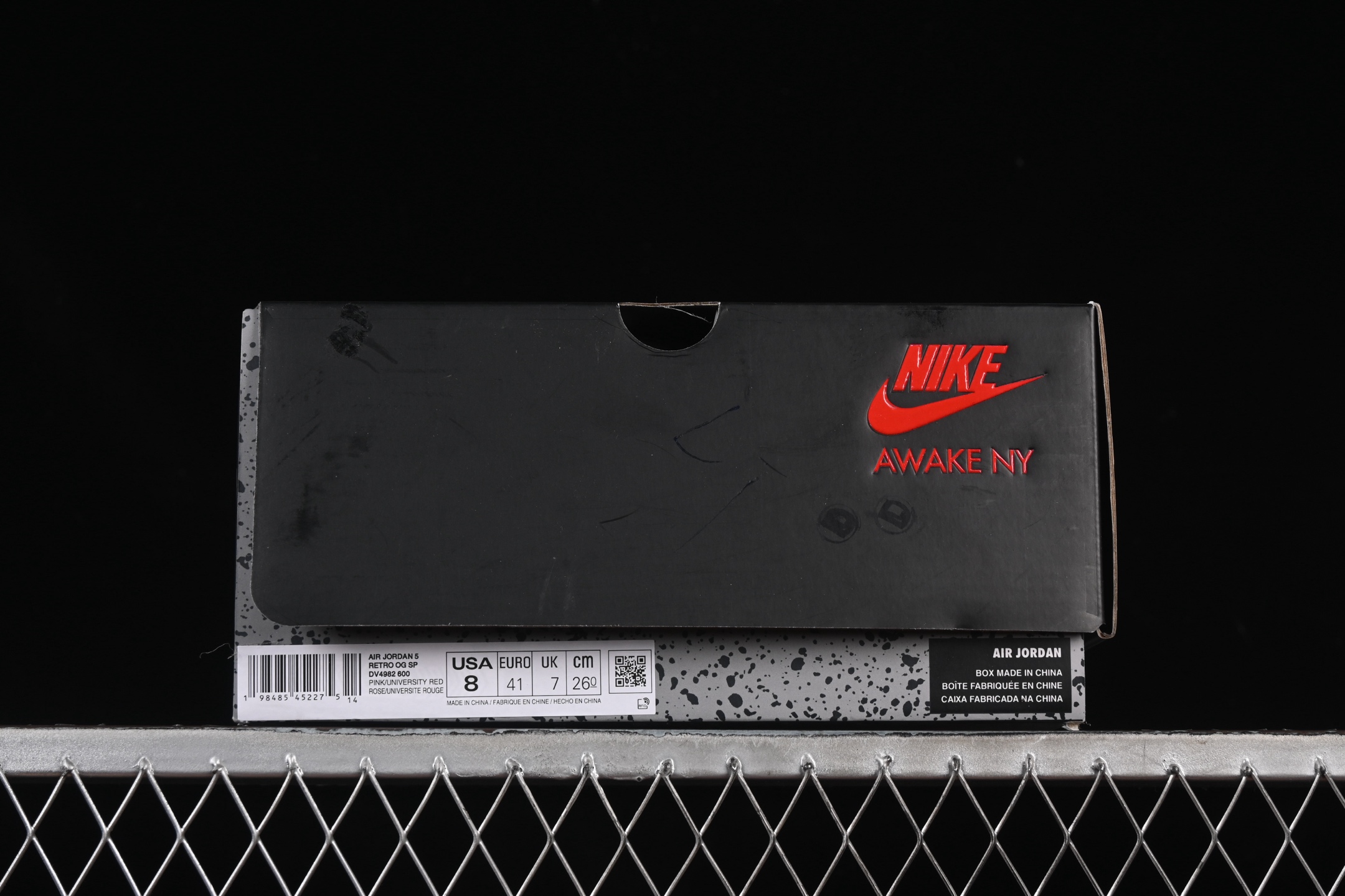 💰440顶级
Awake NY x Air Jordan 5 "Arctic Pink" AJ5 乔5联名款粉色 DV4982-600
#鞋身以大面积淡粉色为主色调,最大的亮点是AJ5标志性的透气网格以Awake NY标志性Logo呈现!
尺码:36 36.5 37.5 38 38.5 39 40 40.5 41 42 42.5 43 44 44.5 45 46 47.5 48.5 LTE5