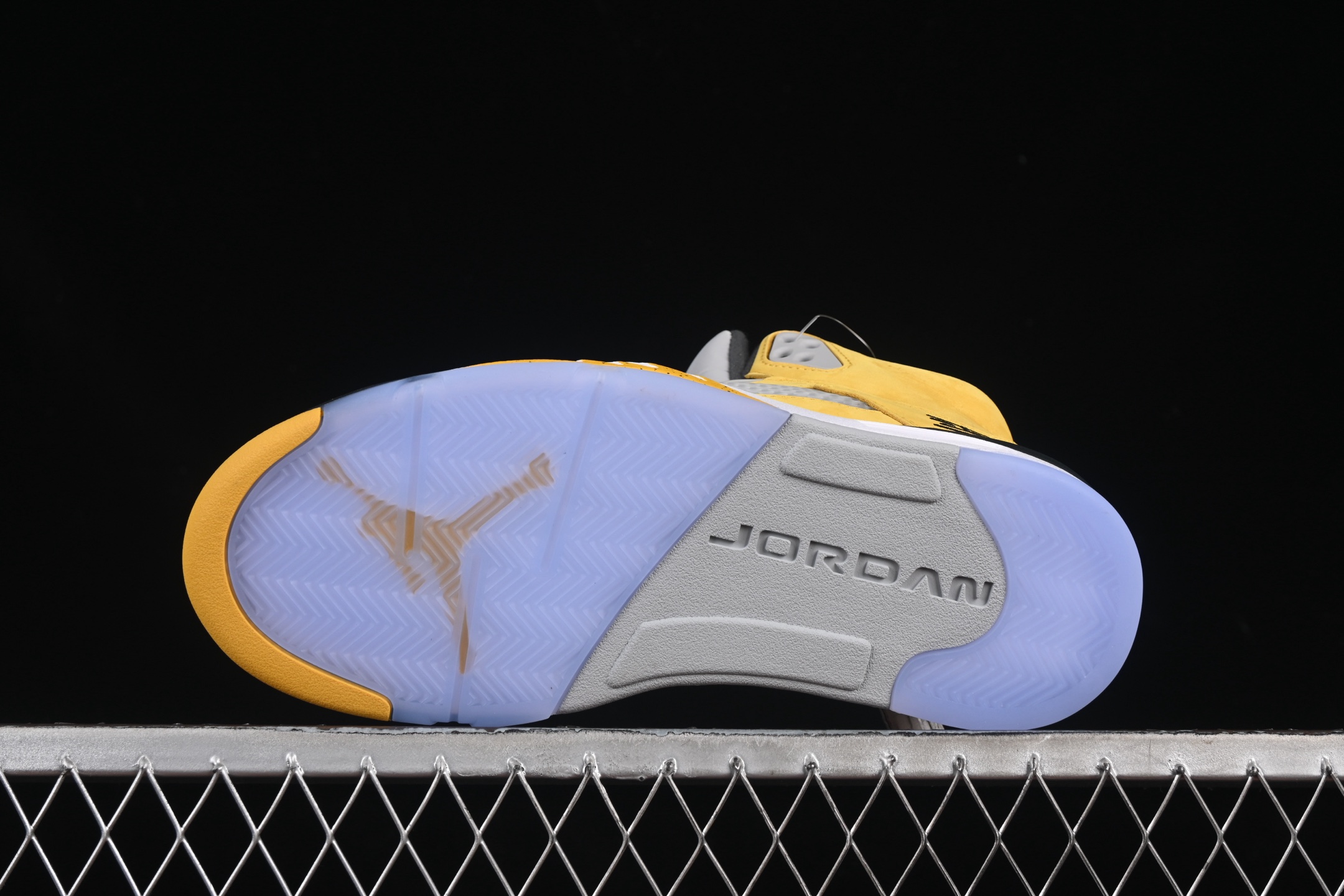 💰380纯原
 Air Jordan 5 Retro "Tokyo" AJ5 乔5东京限定 头层篮球鞋 IO3372-700
尺码：40 40.5 41 42 42.5 43 44 44.5 45 46 47.5 48.5 LTE5