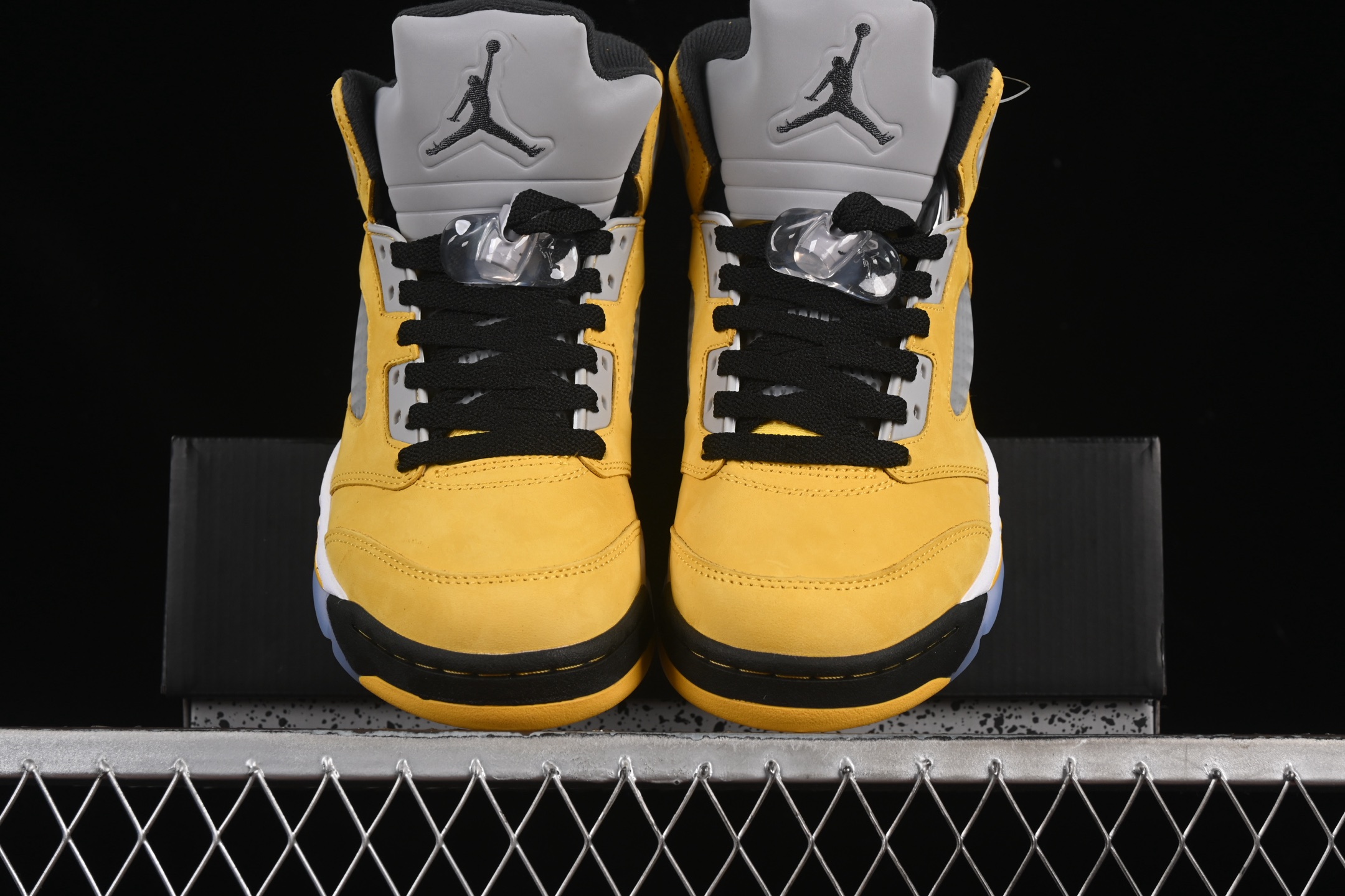 💰380纯原
 Air Jordan 5 Retro "Tokyo" AJ5 乔5东京限定 头层篮球鞋 IO3372-700
尺码：40 40.5 41 42 42.5 43 44 44.5 45 46 47.5 48.5 LTE5
