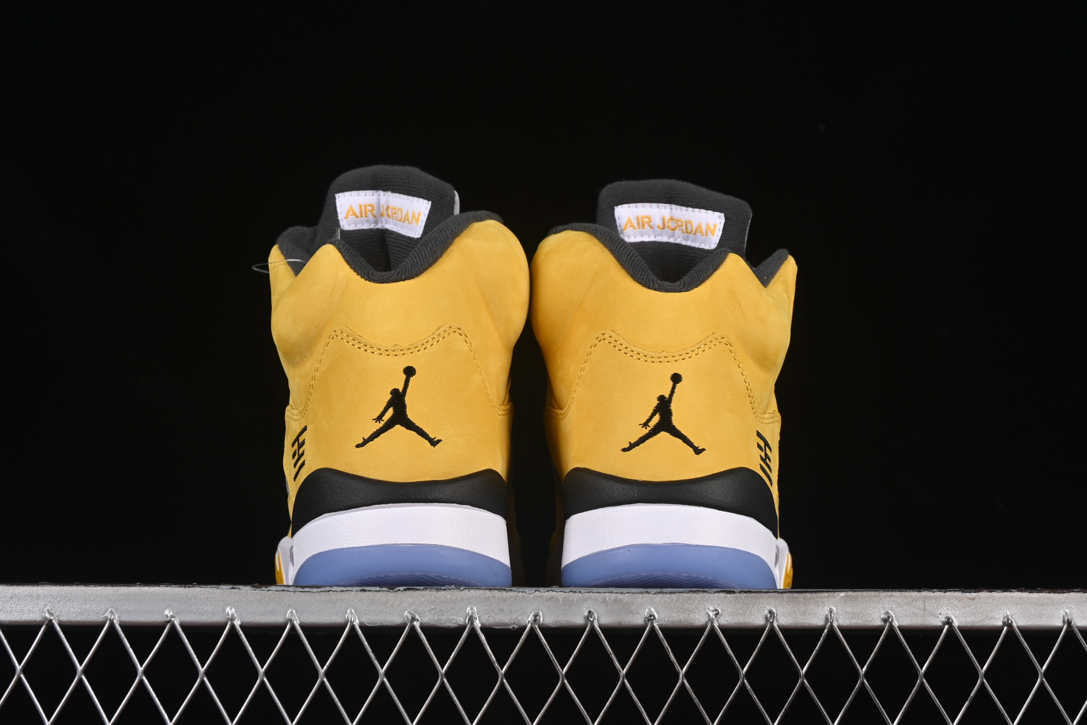💰380纯原
 Air Jordan 5 Retro "Tokyo" AJ5 乔5东京限定 头层篮球鞋 IO3372-700
尺码：40 40.5 41 42 42.5 43 44 44.5 45 46 47.5 48.5 LTE5
