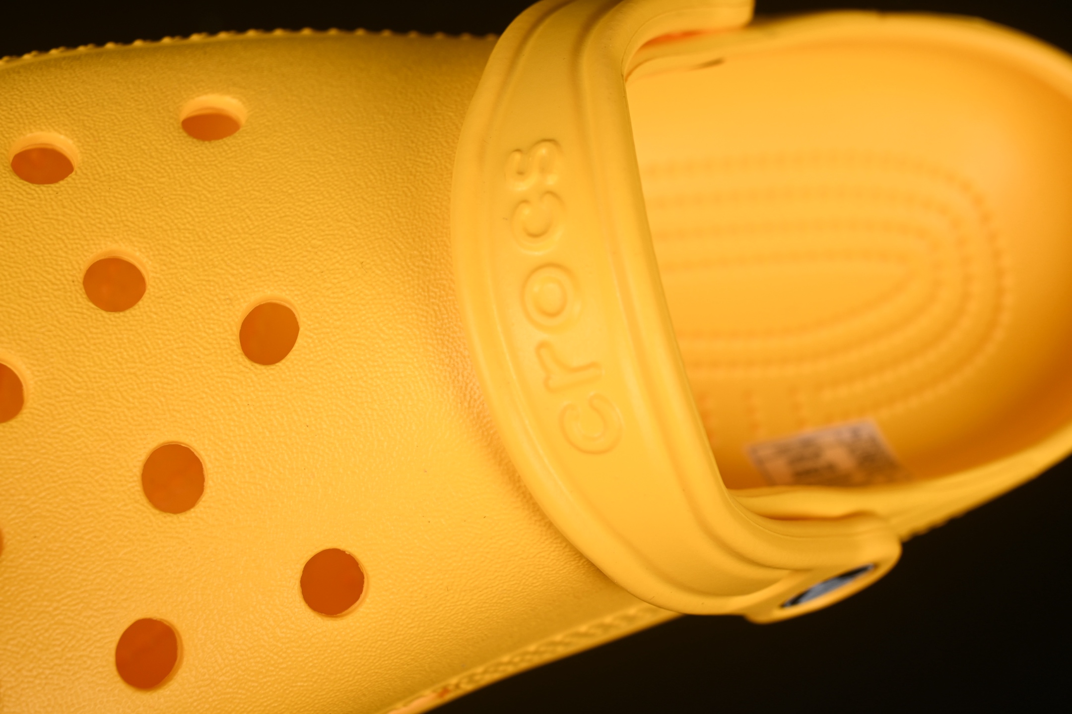 💰150纯原
Crocs 卡骆驰 明星上脚同款 经夏季经典两用沙滩洞洞鞋 凉鞋拖鞋
#如需配件+￥20 #东莞原厂 欧洲订单 无盒软包 同步官方尺码
尺码：M4（36-37） M5（37-38）M6（38-39）M7（39-40）标准码 B.D4