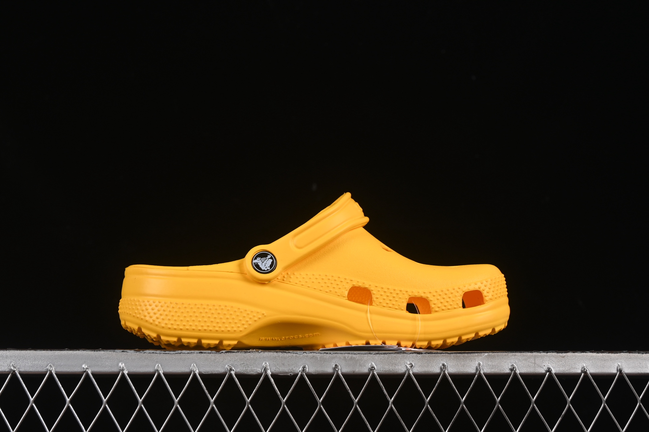 💰150纯原
Crocs 卡骆驰 明星上脚同款 经夏季经典两用沙滩洞洞鞋 凉鞋拖鞋
#如需配件+￥20 #东莞原厂 欧洲订单 无盒软包 同步官方尺码
尺码：M4（36-37） M5（37-38）M6（38-39）M7（39-40）标准码 B.D4