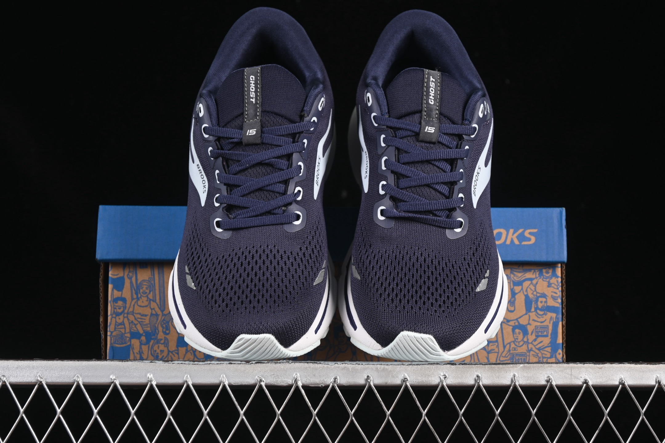 💰240纯原
Brooks Ghost 15 布鲁克斯 幽灵15系列低帮透气缓震支撑休闲运动慢跑鞋 1103931D026
#采用改进工程空气网眼组合热熔工艺 鞋面材质搭载DNA LOFT V2密度泡棉缓震系统 中底外置防滑耐磨橡胶底片 回归个性化跑姿
尺码:36 36.5 37.5 38 38.5 39 40 40.5 41 42 42.5 43 44 44.5 45 46 9.D4