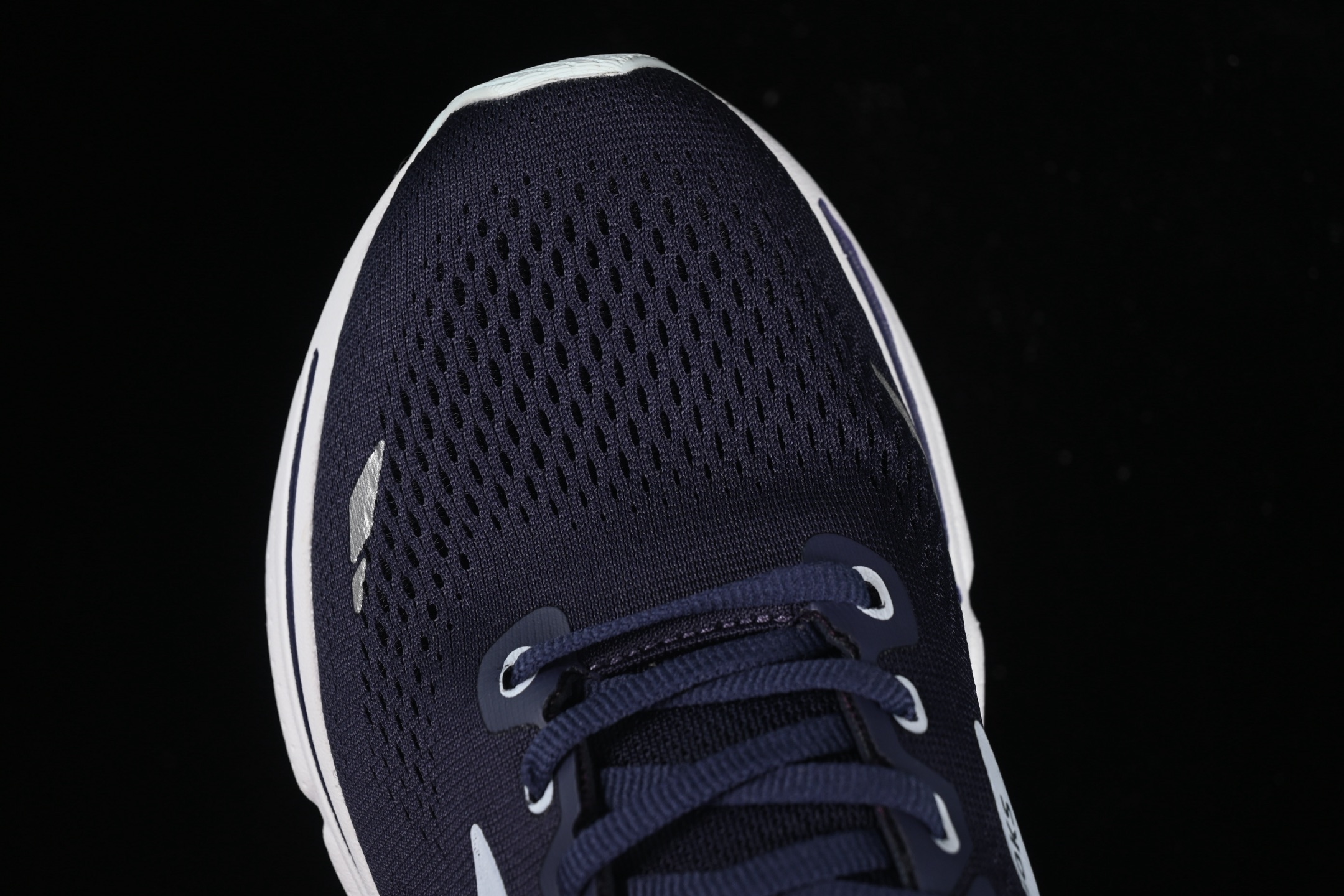 💰240纯原
Brooks Ghost 15 布鲁克斯 幽灵15系列低帮透气缓震支撑休闲运动慢跑鞋 1103931D026
#采用改进工程空气网眼组合热熔工艺 鞋面材质搭载DNA LOFT V2密度泡棉缓震系统 中底外置防滑耐磨橡胶底片 回归个性化跑姿
尺码:36 36.5 37.5 38 38.5 39 40 40.5 41 42 42.5 43 44 44.5 45 46 9.D4